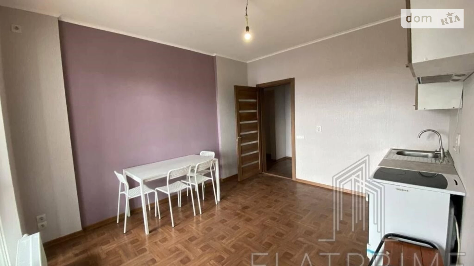 Продается 2-комнатная квартира 74 кв. м в Киеве, ул. Ревуцкого, 54Б