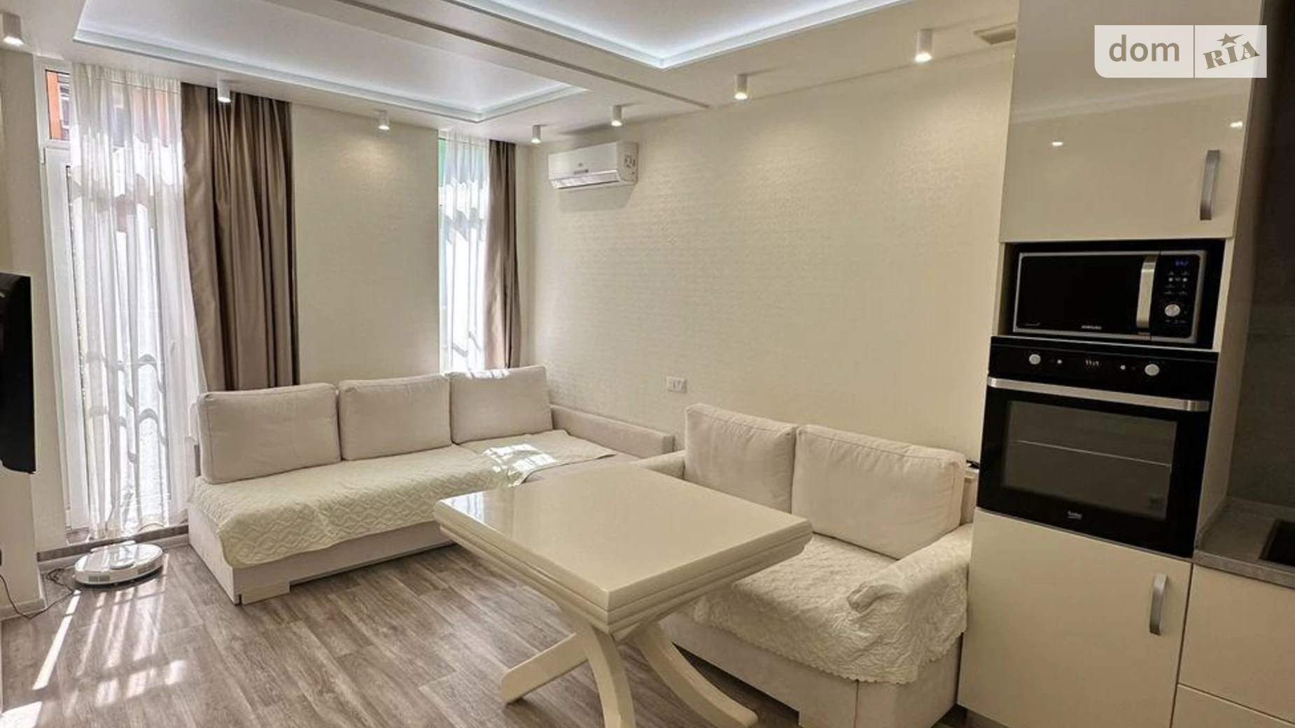 Продается 1-комнатная квартира 42 кв. м в Киеве, ул. Регенераторная, 4 корпус 13