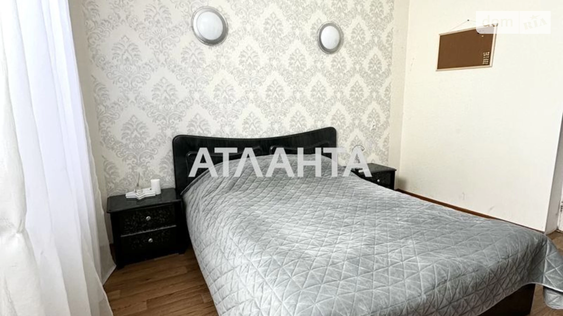 Продається 3-кімнатна квартира 62.8 кв. м у Одесі, вул. Болгарська