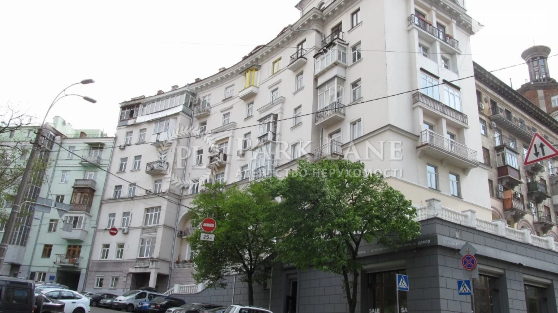 Продается 3-комнатная квартира 81 кв. м в Киеве, ул. Круглоуниверситетская, 11