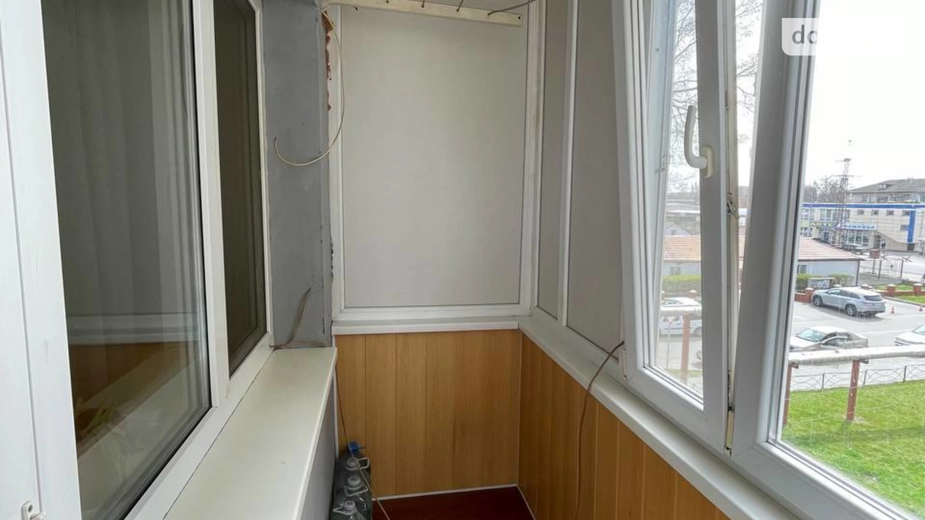 Продається 3-кімнатна квартира 49.1 кв. м у Слобожанському, вул. Василя Сухомлинського, 40