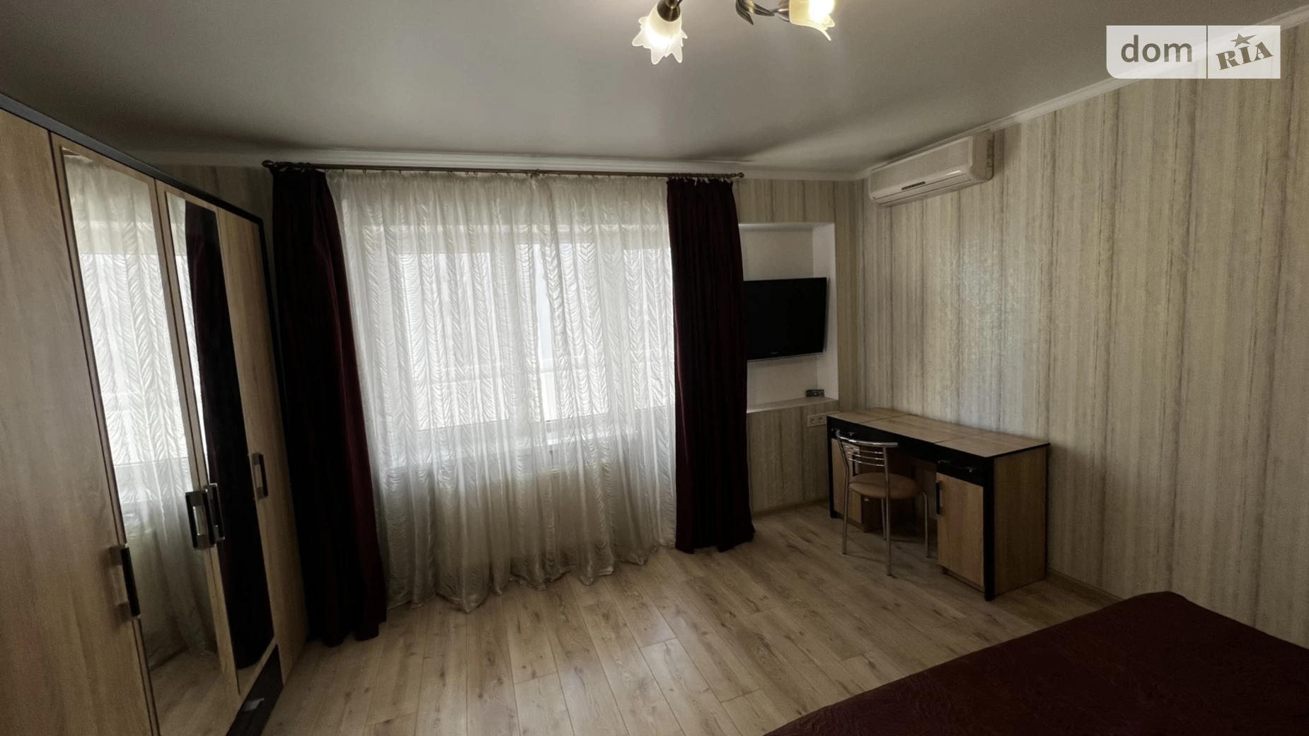 Продается 1-комнатная квартира 36 кв. м в Одессе, мас. Радужный, 2