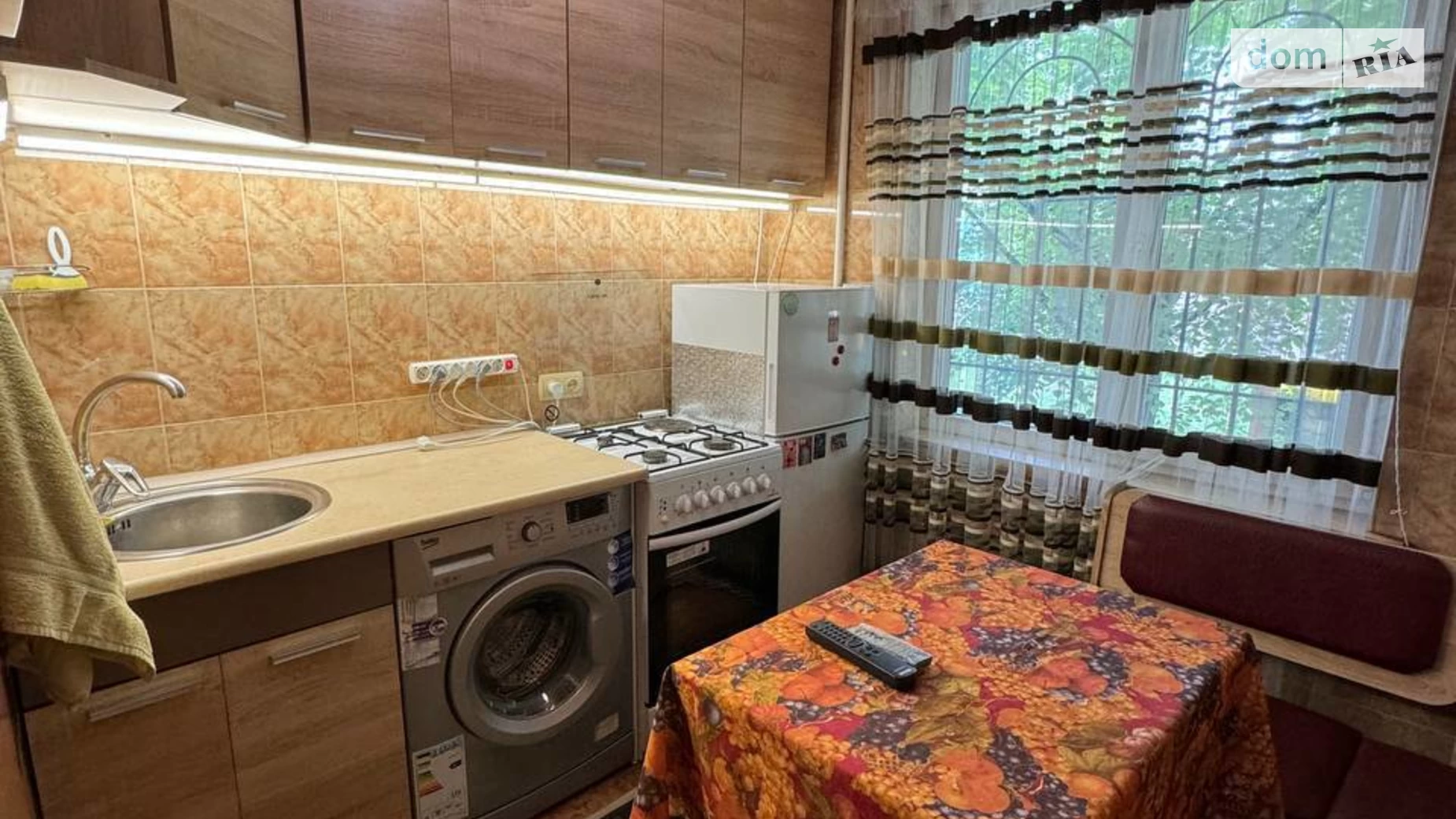 Продается 2-комнатная квартира 46 кв. м в Одессе, просп. Адмиральский, 37
