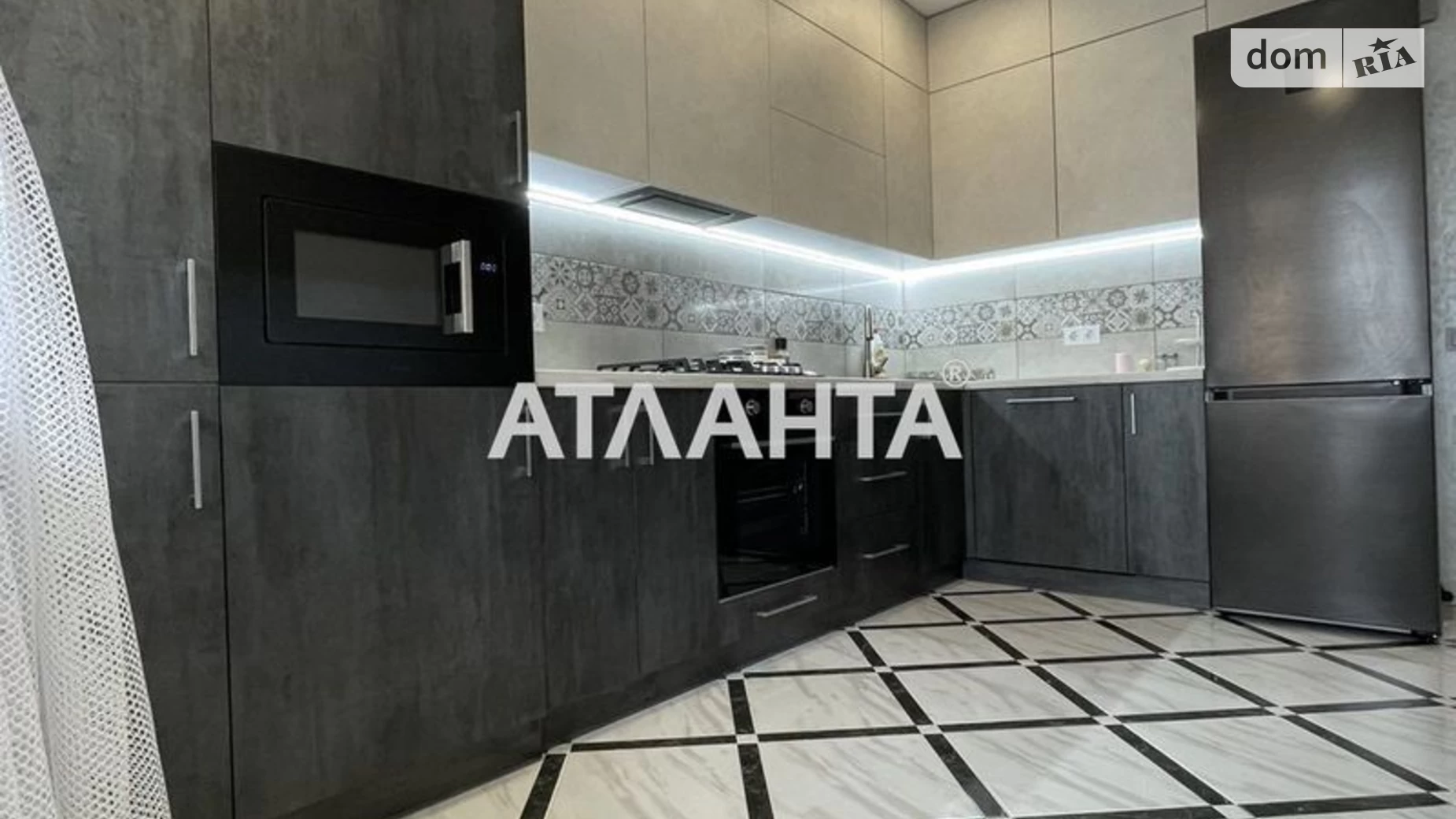 Продается 2-комнатная квартира 69.8 кв. м в Львове