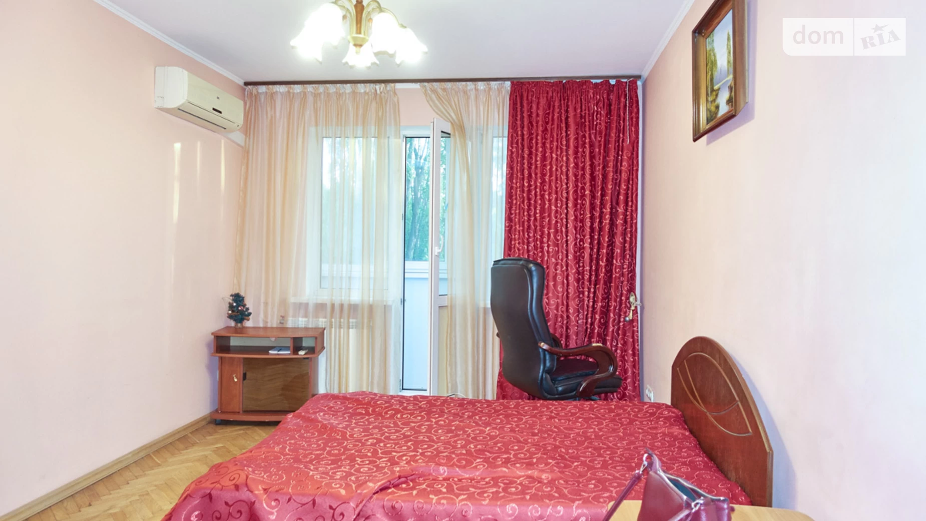 Продается 1-комнатная квартира 31 кв. м в Киеве, бул. Леси Украинки, 14А