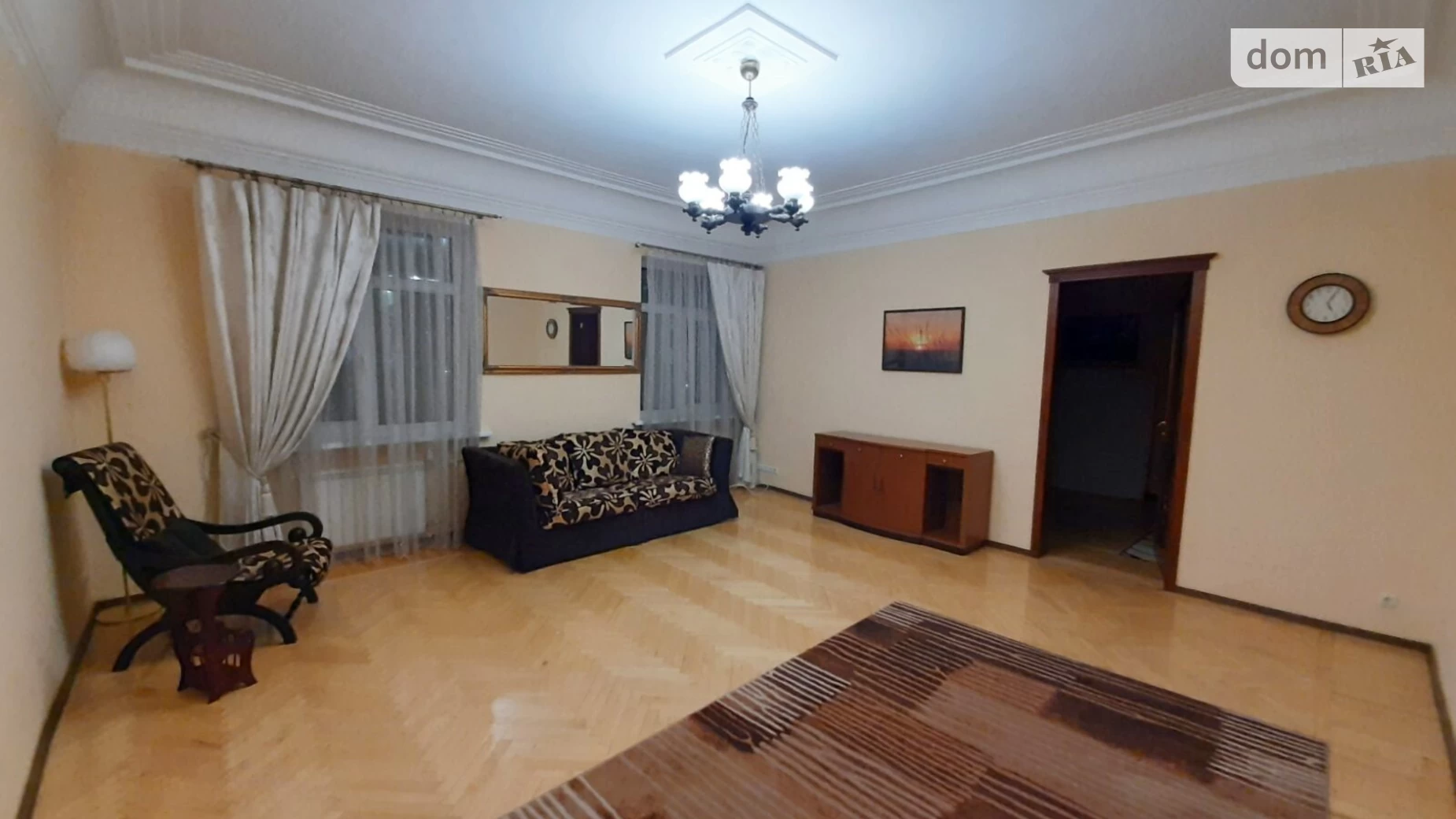 Продается 4-комнатная квартира 114 кв. м в Киеве, ул. Золотоворотская, 2