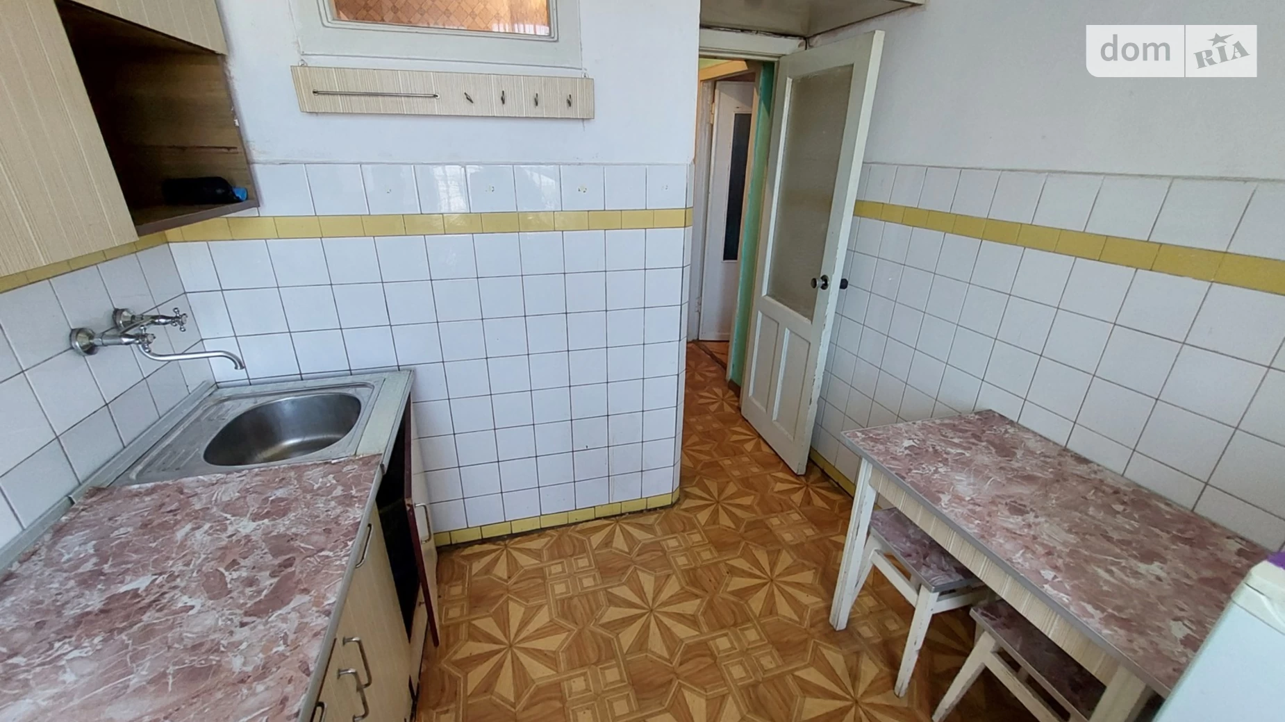 Продается 2-комнатная квартира 42 кв. м в Киеве