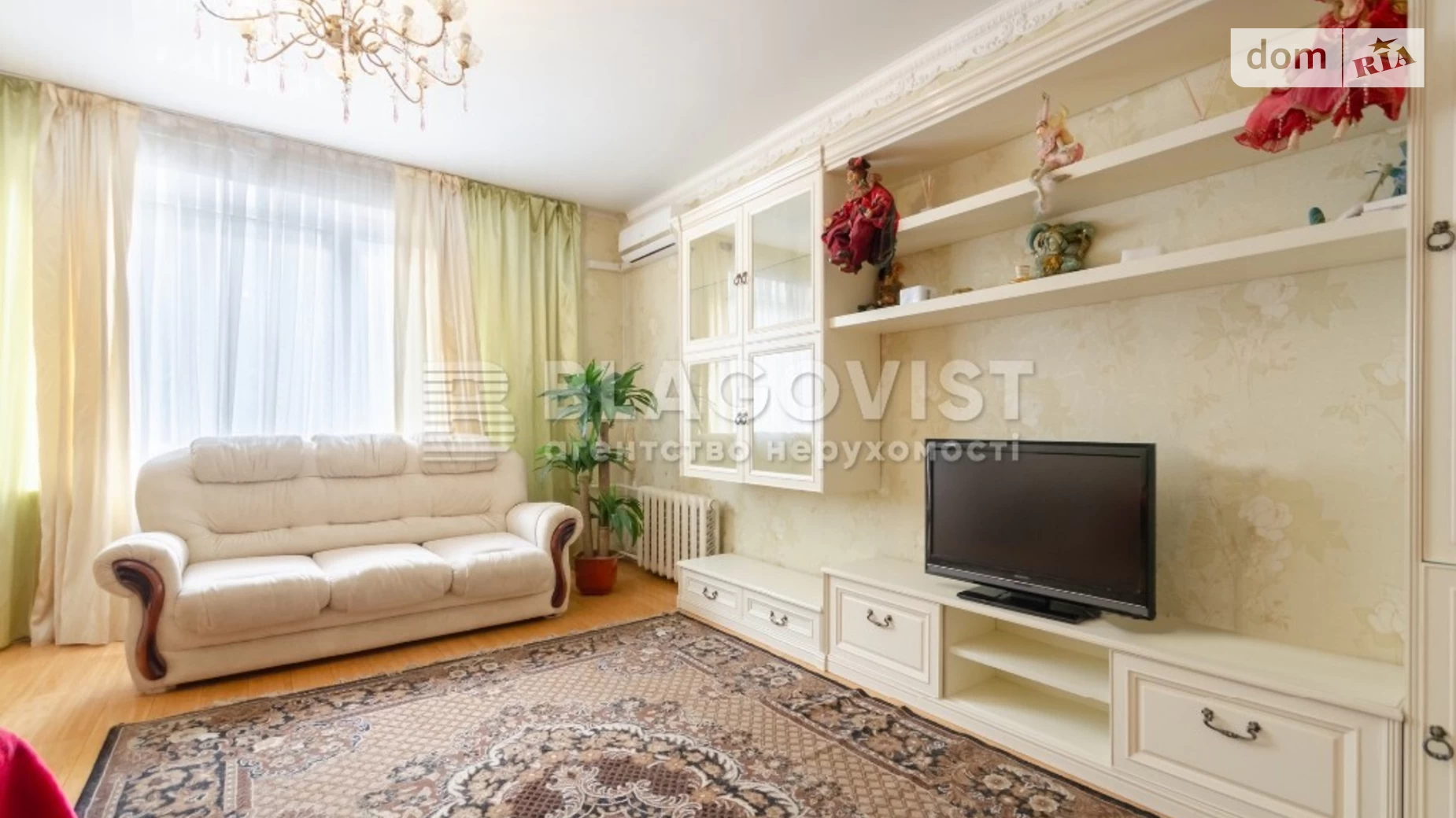 Продается 3-комнатная квартира 83 кв. м в Киеве, пл. Леси Украинки, 9В