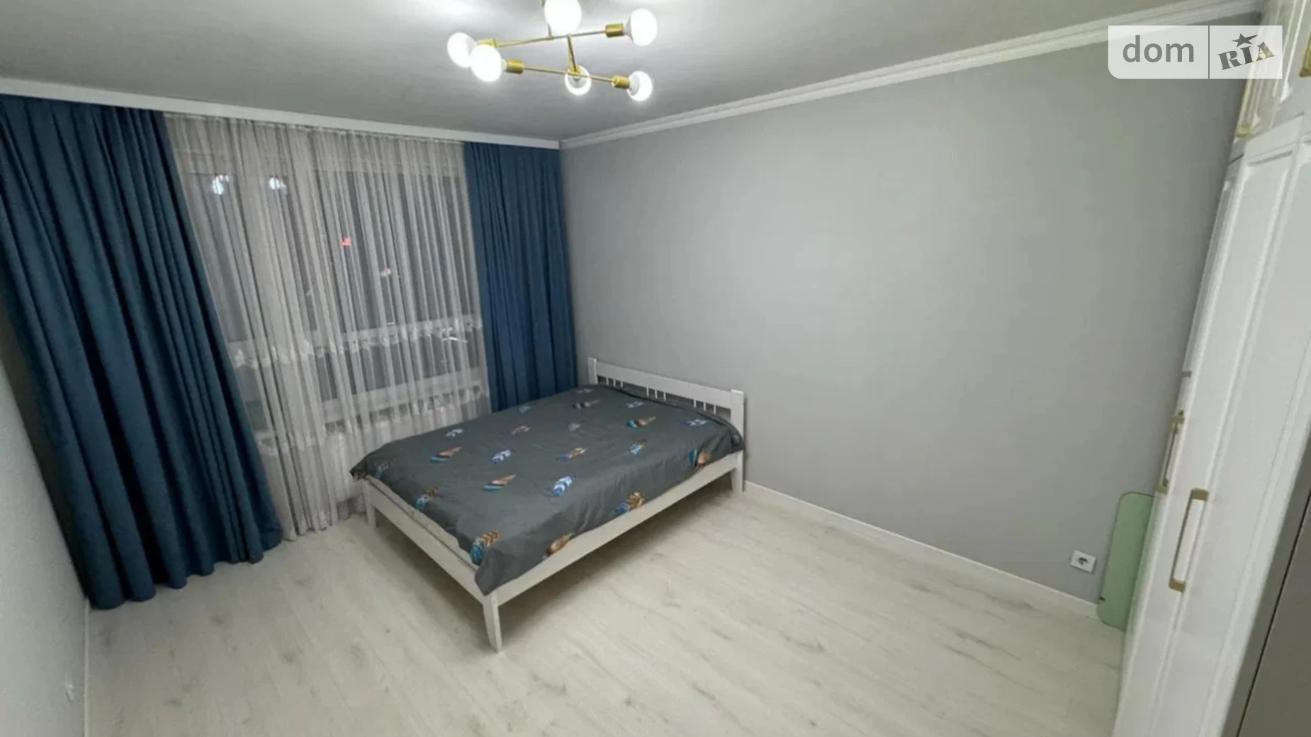 Продается 1-комнатная квартира 56 кв. м в Киеве, ул. Драгоманова, 40Е
