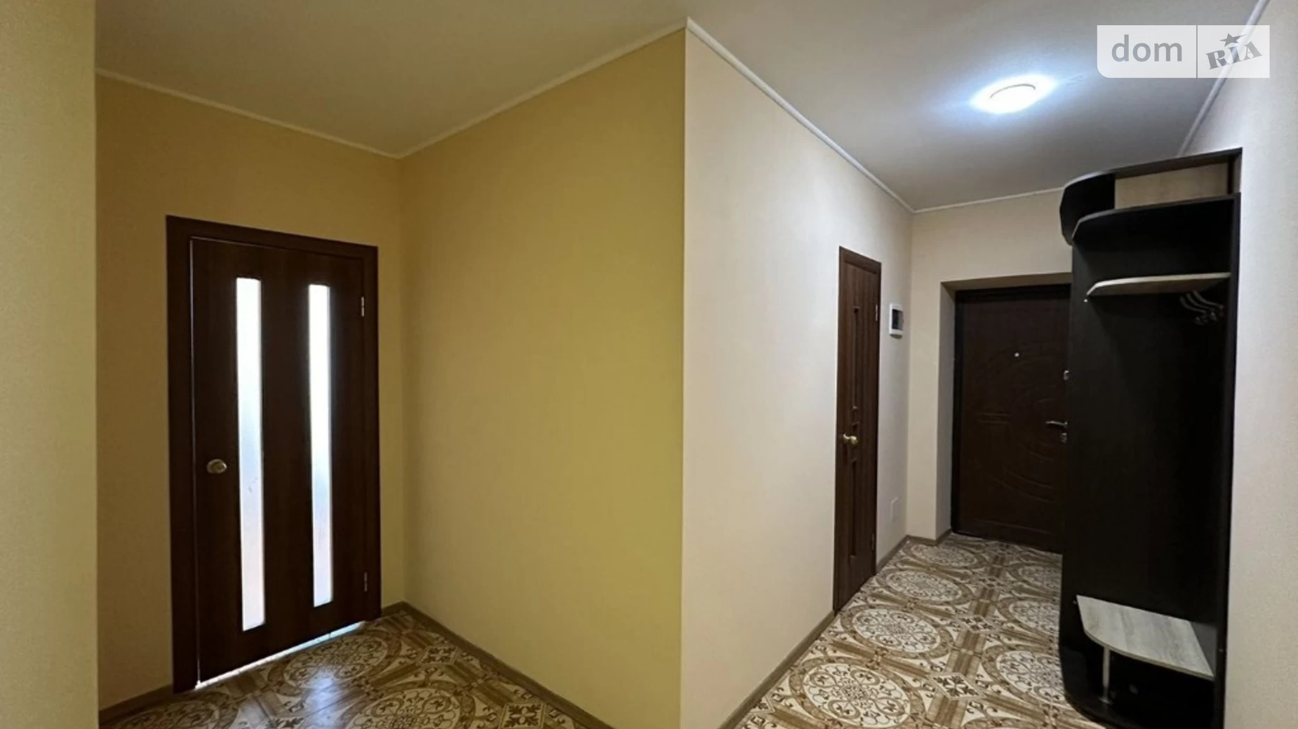 Продается 1-комнатная квартира 53.95 кв. м в Коломые, ул. Старогородская
