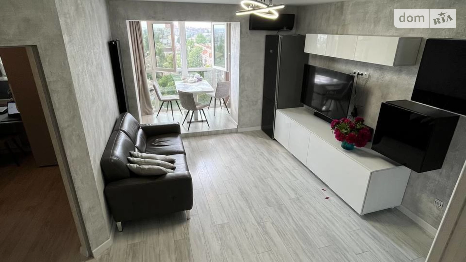 Продается 2-комнатная квартира 70 кв. м в Николаеве