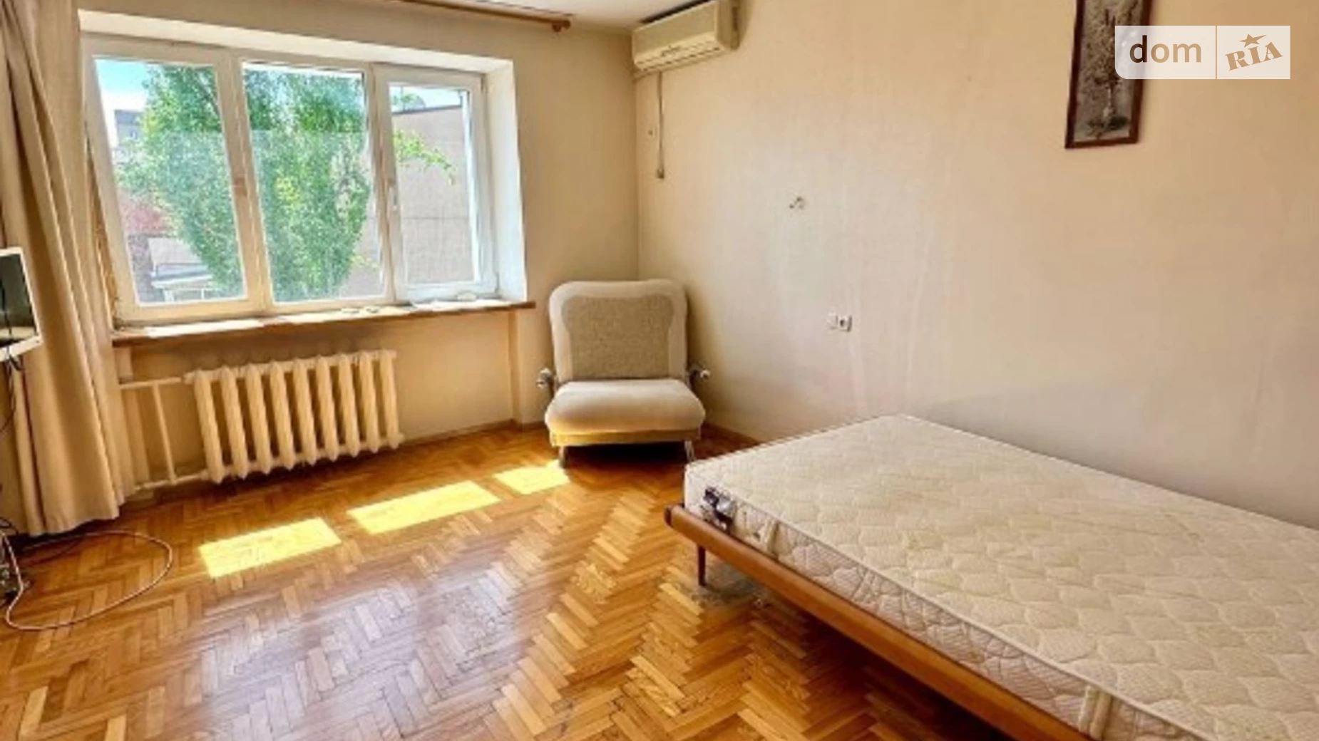 Продается 2-комнатная квартира 49 кв. м в Днепре, ул. Акинфиева Ивана(Фучика), 24