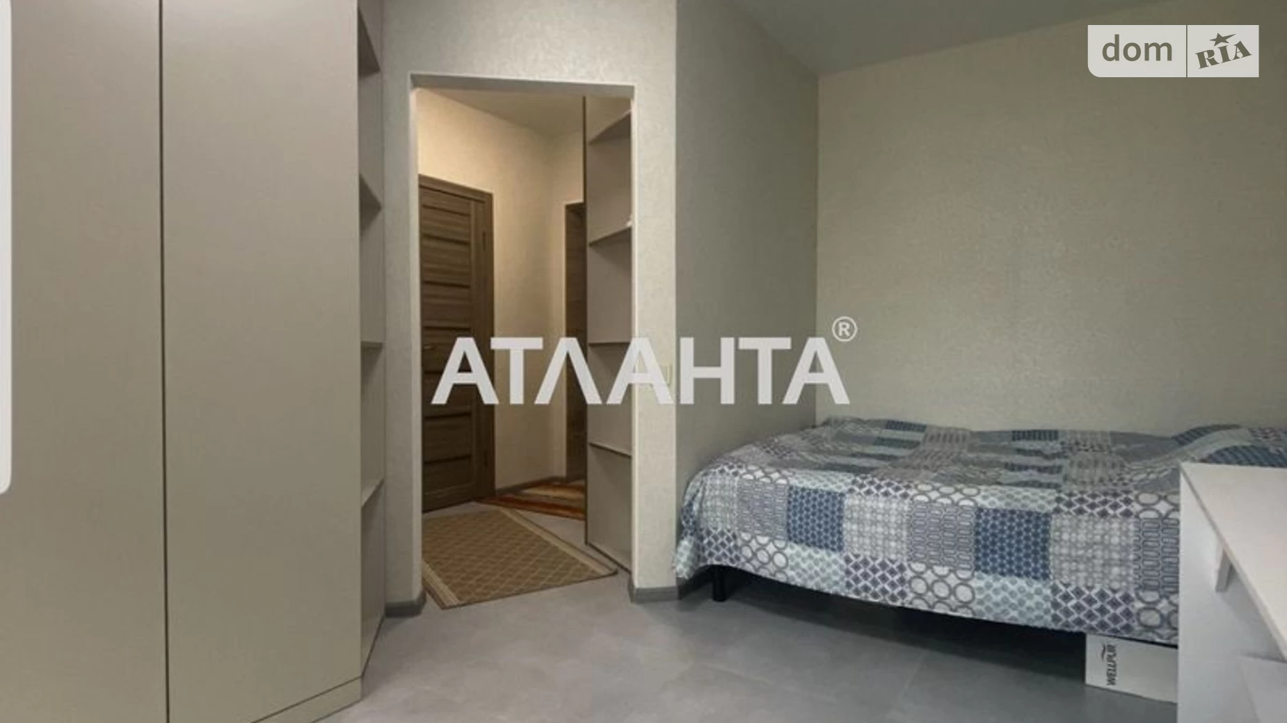 Продается 1-комнатная квартира 37 кв. м в Киеве, ул. Соборная