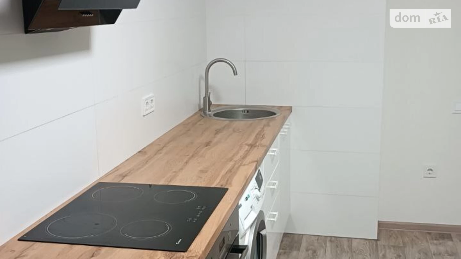 Продается 1-комнатная квартира 43 кв. м в Броварах, ул. Симоненко, 105 - фото 2