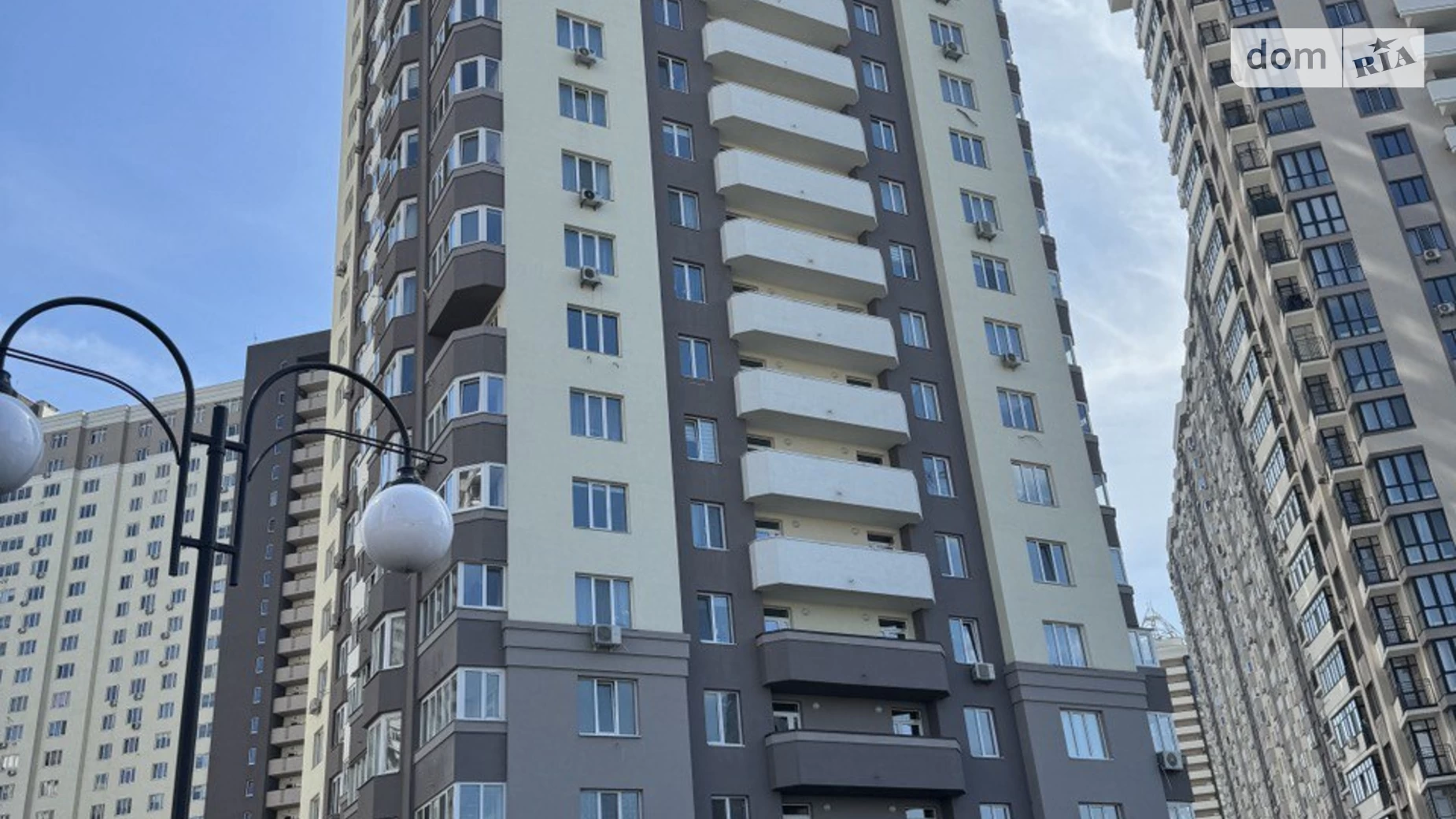 Продается 1-комнатная квартира 40 кв. м в Броварах, ул. Киевская