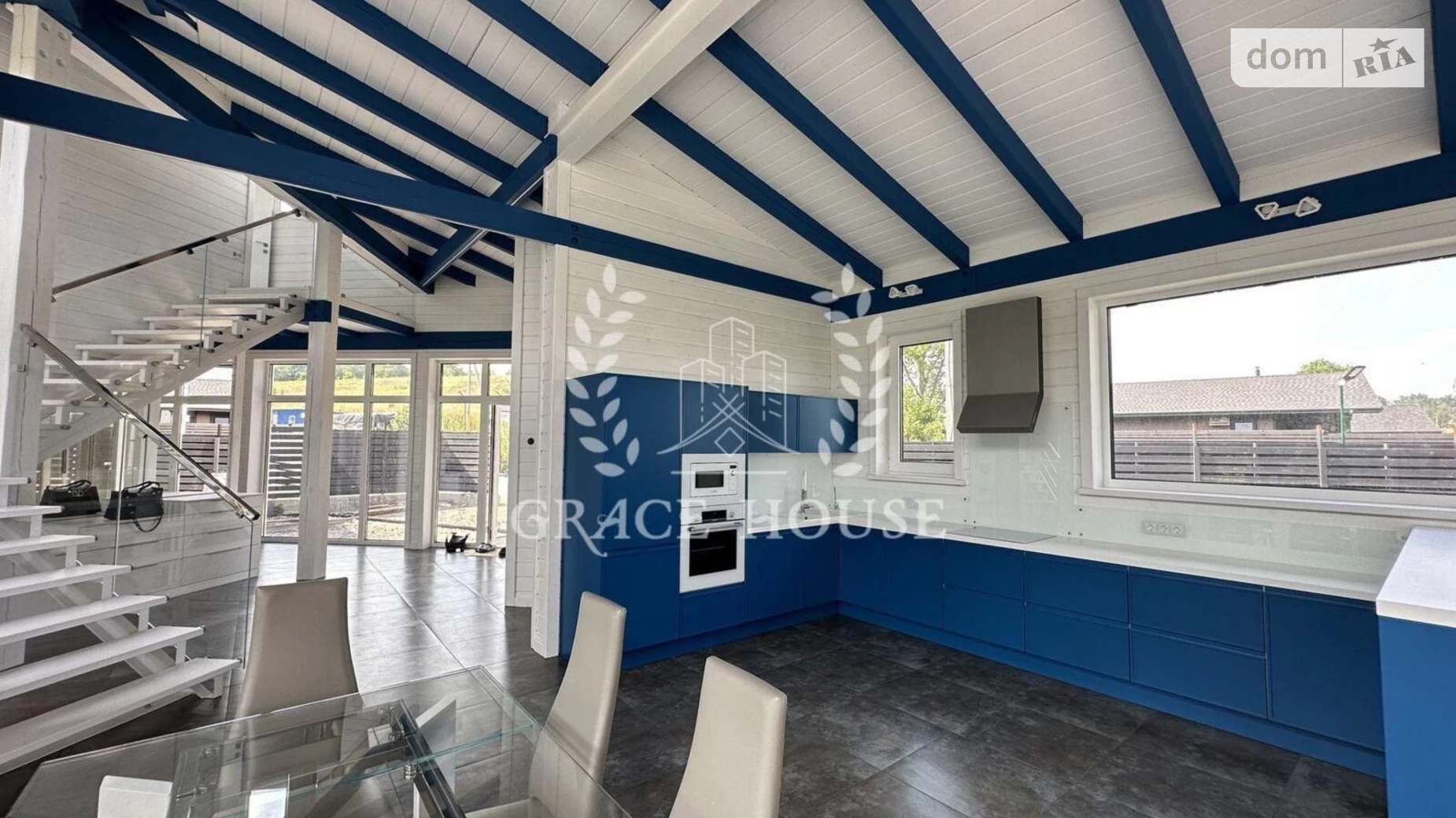 Сдается в аренду дом на 2 этажа 230 кв. м с участком, цена: 4000 $ - фото 2