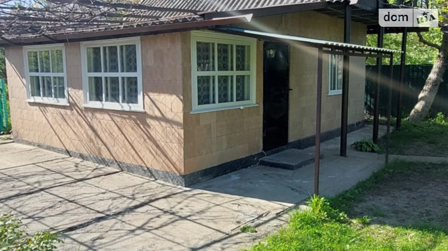 Продається одноповерховий будинок 50 кв. м з каміном, вул. Центральна