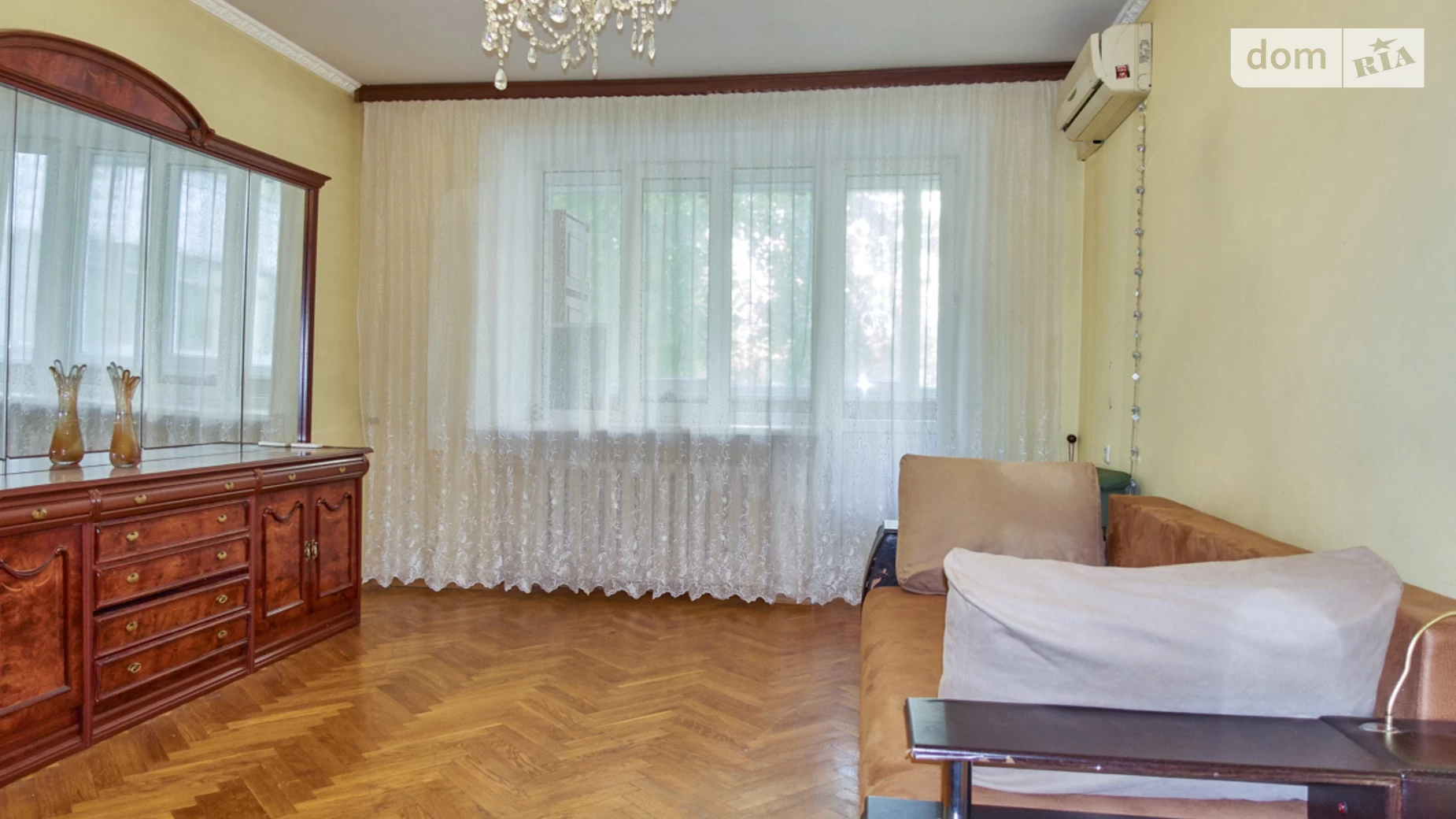 Продается 3-комнатная квартира 100 кв. м в Киеве, ул. Предславинская, 49