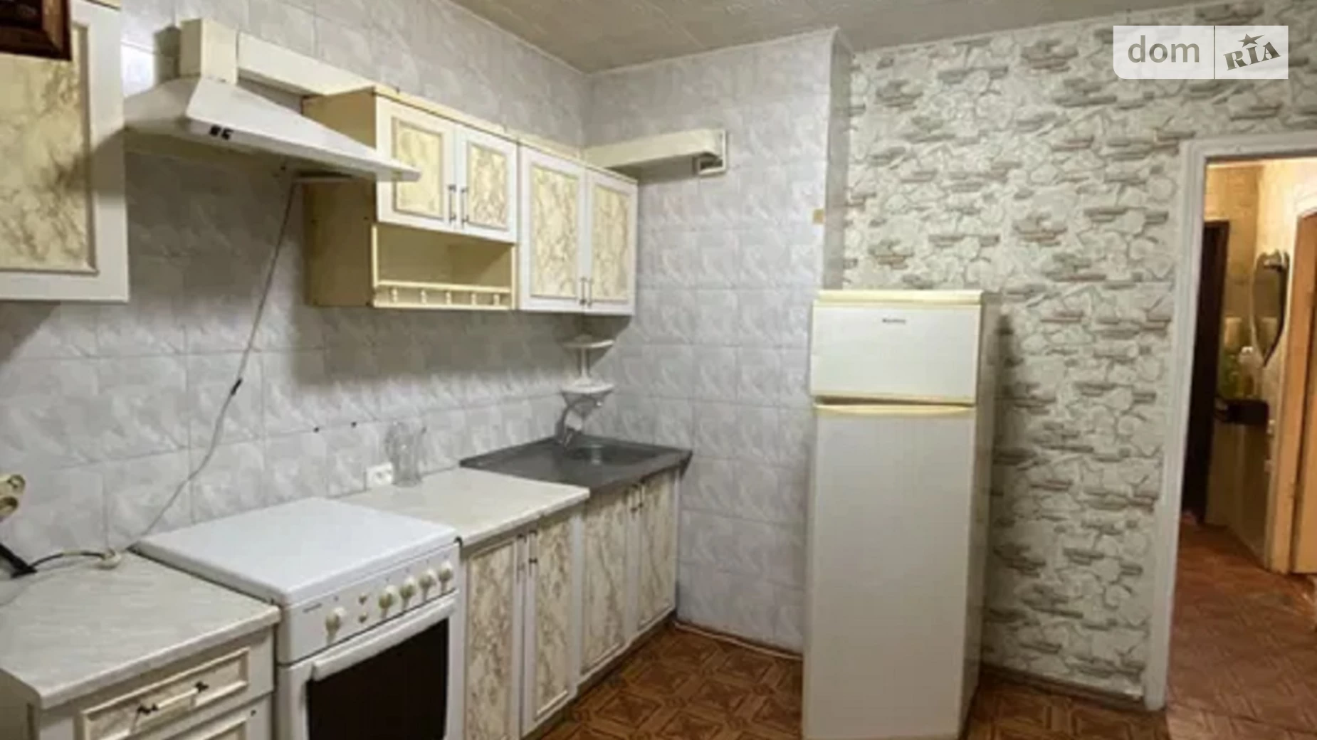Продается 1-комнатная квартира 37 кв. м в Одессе, ул. Ильфа и Петрова, 61