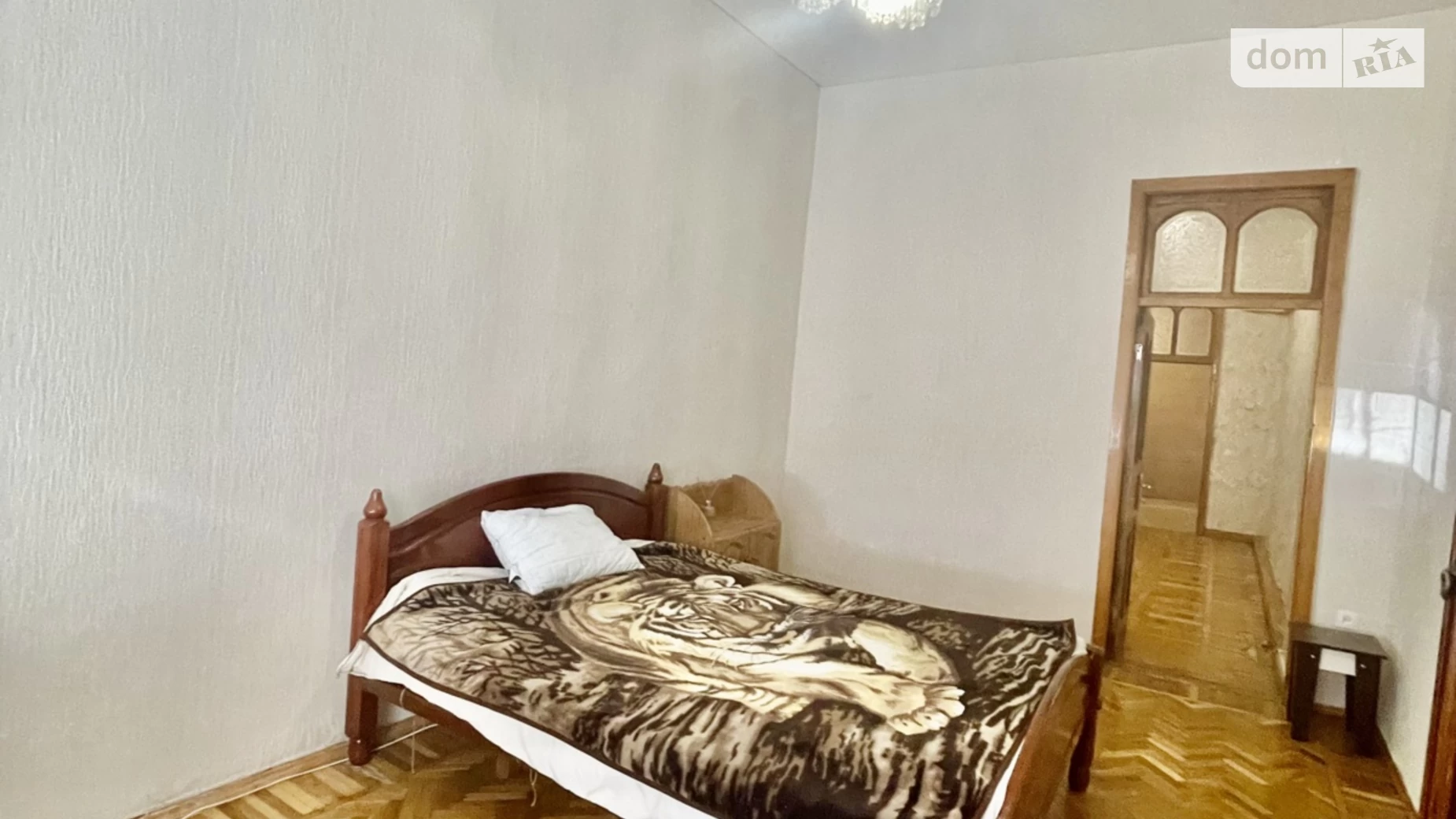 Продается 3-комнатная квартира 73 кв. м в Одессе, ул. Базарная, 26