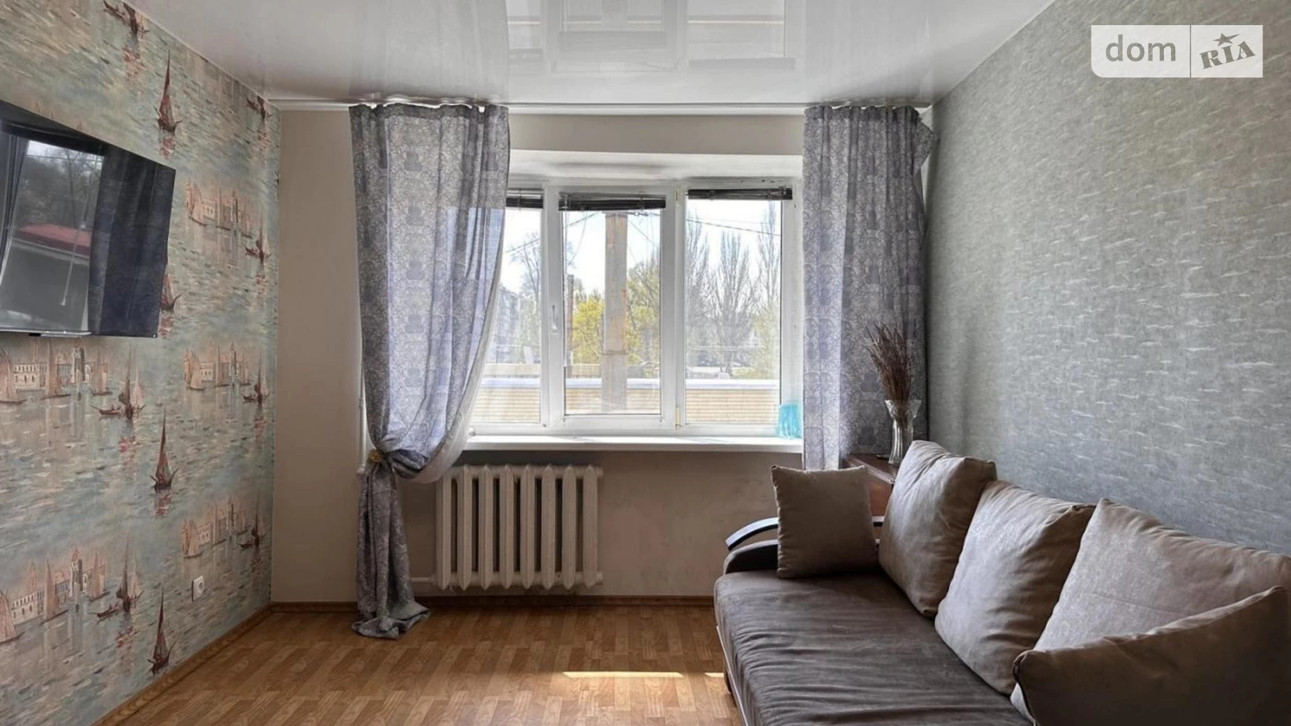 Продается 1-комнатная квартира 30 кв. м в Днепре, пл. Новокодацкая(Дзержинского)