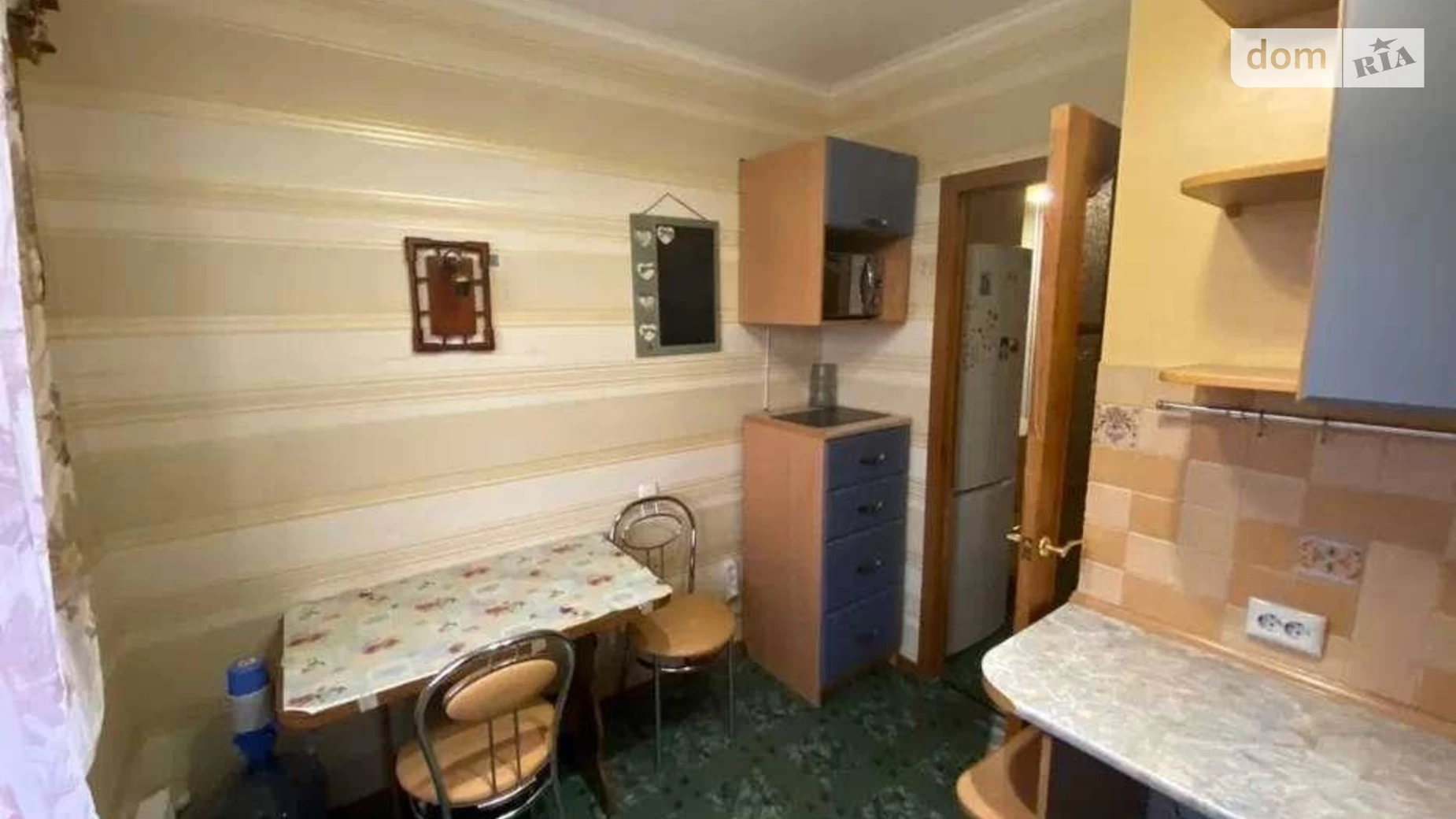Продается 3-комнатная квартира 63 кв. м в Харькове, ул. Амосова