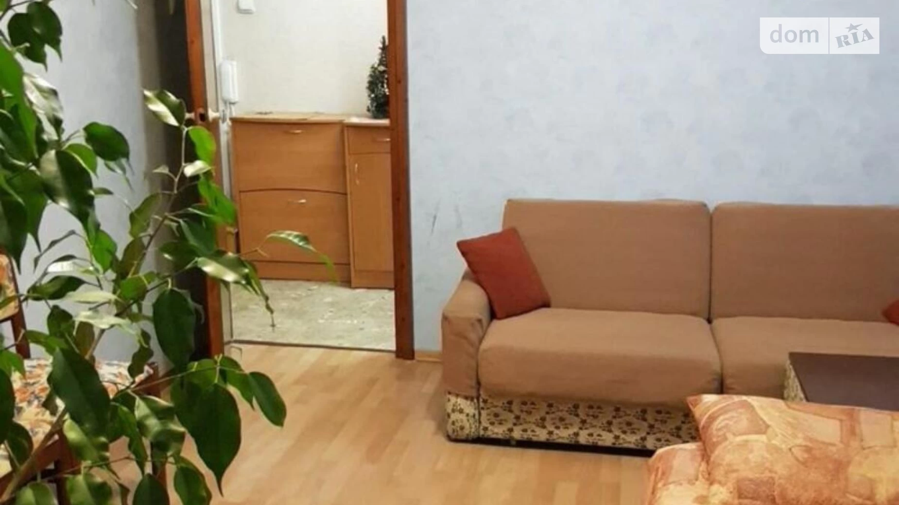 Продается 3-комнатная квартира 65 кв. м в Днепре, ул. Березинская