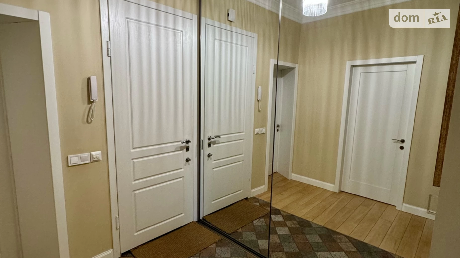 Продается 3-комнатная квартира 63 кв. м в Харькове, ул. Библика