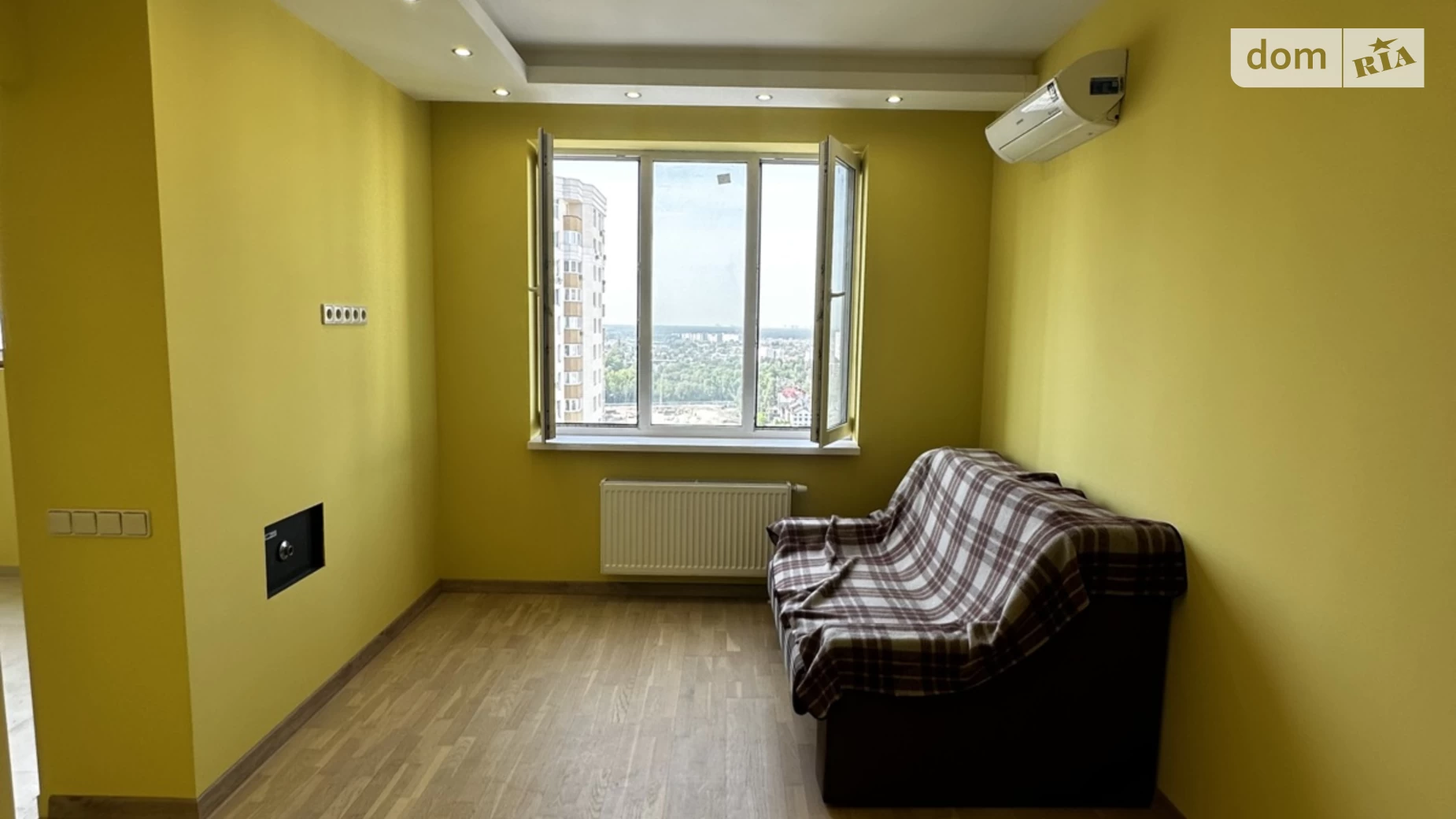 Продается 1-комнатная квартира 41 кв. м в Броварах, ул. Киевская, 245