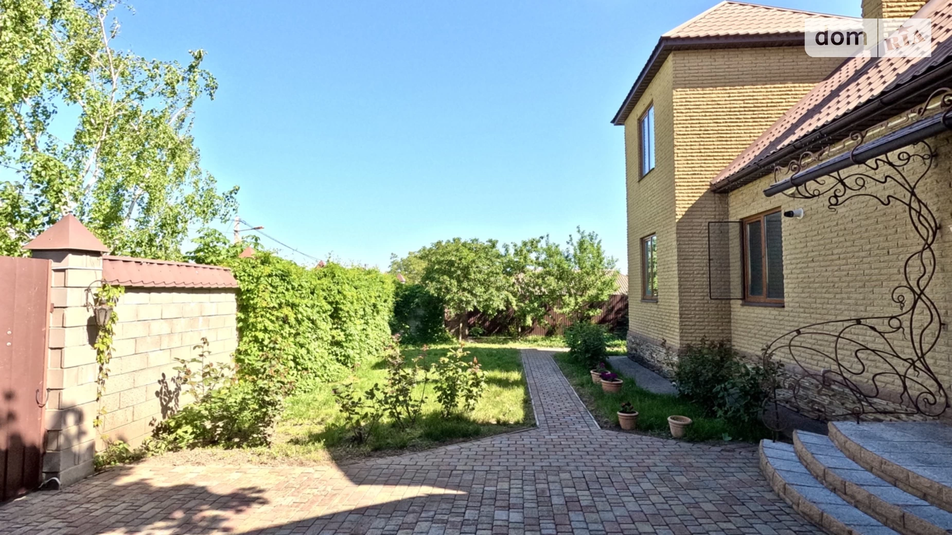 Продается дом на 2 этажа 212 кв. м с баней/сауной, цена: 130000 $ - фото 3