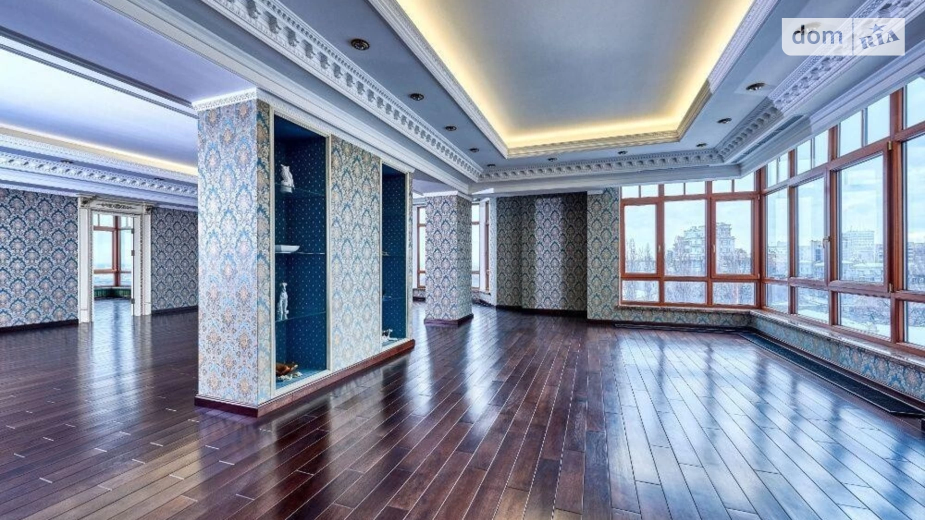 Продается 3-комнатная квартира 288 кв. м в Киеве, ул. Михайла Грушевского, 9А