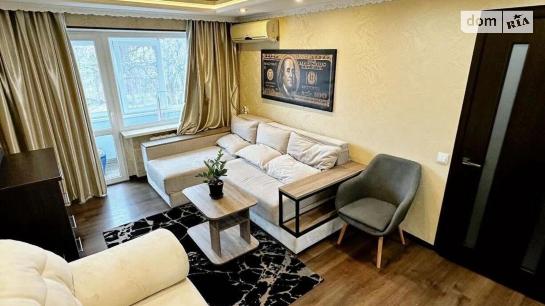 Продается 1-комнатная квартира 36 кв. м в Полтаве, ул. Макаренко
