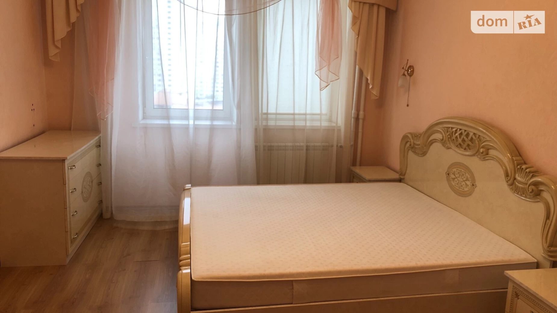 Продается 2-комнатная квартира 71 кв. м в Киеве, просп. Николая  Бажана, 14