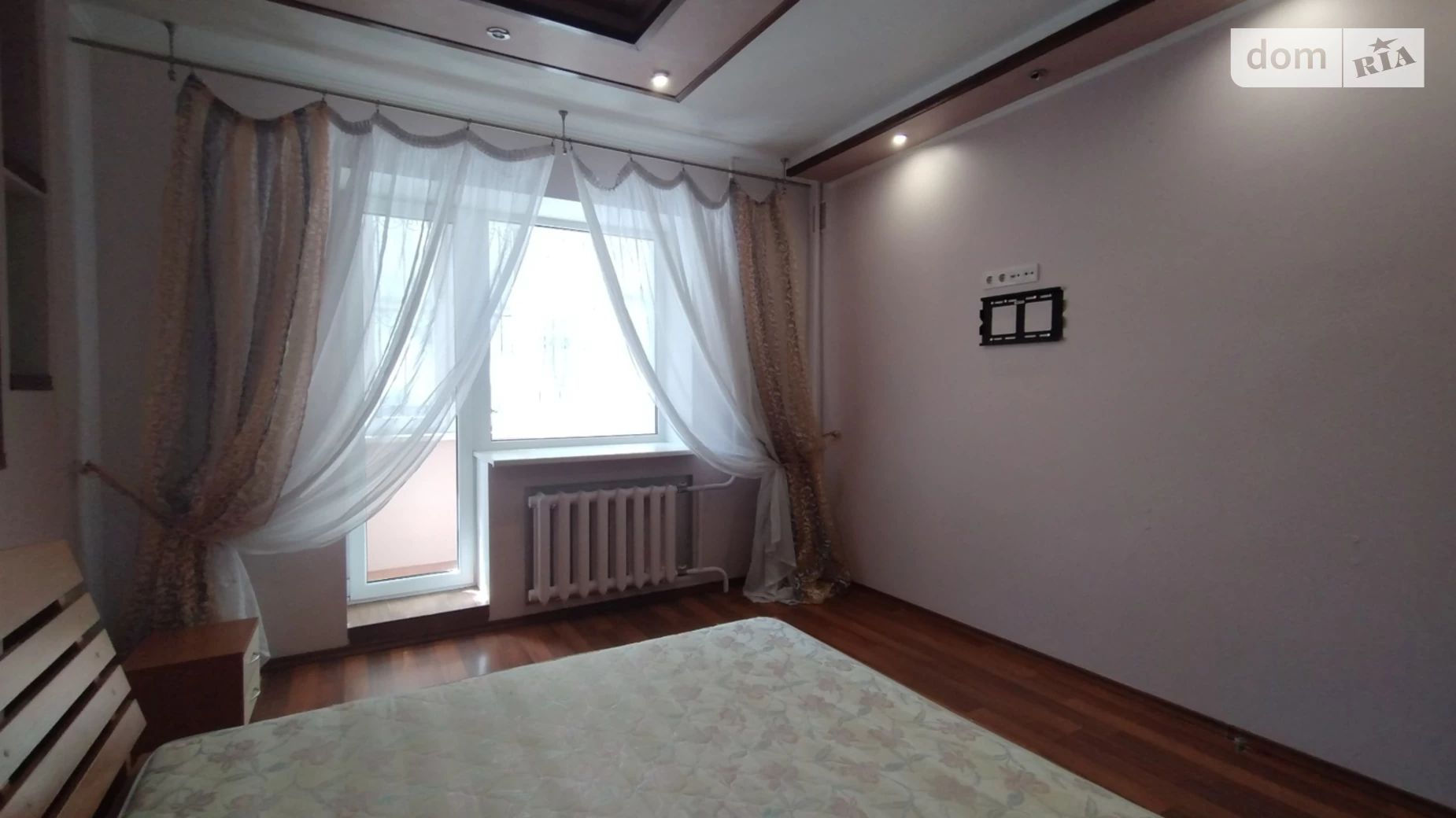 Продається 3-кімнатна квартира 80 кв. м у Борисполі, пров. Бабкіна