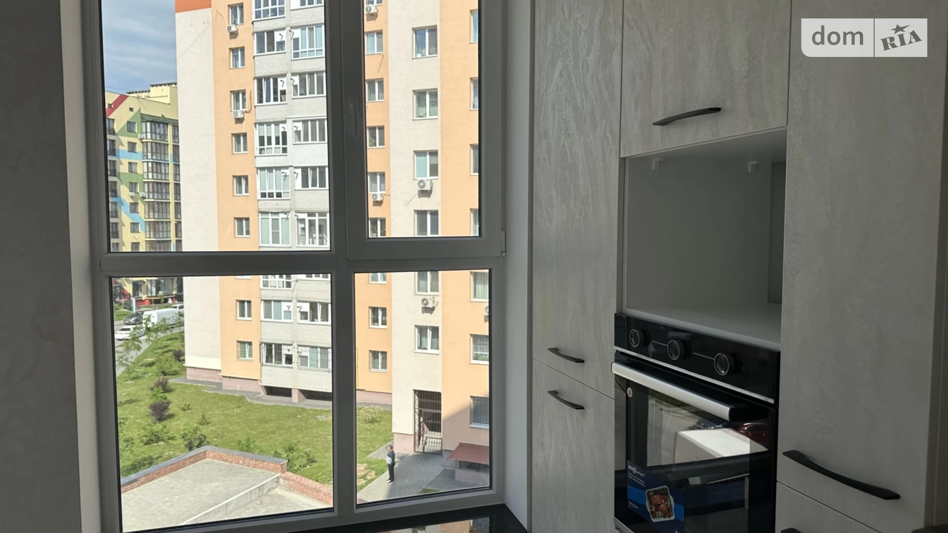 Продается 1-комнатная квартира 45 кв. м в Виннице, ул. Анатолия Бортняка