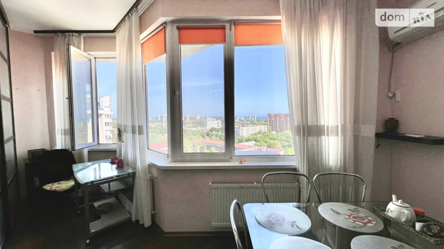 Продается 1-комнатная квартира 76 кв. м в Одессе, ул. Среднефонтанская
