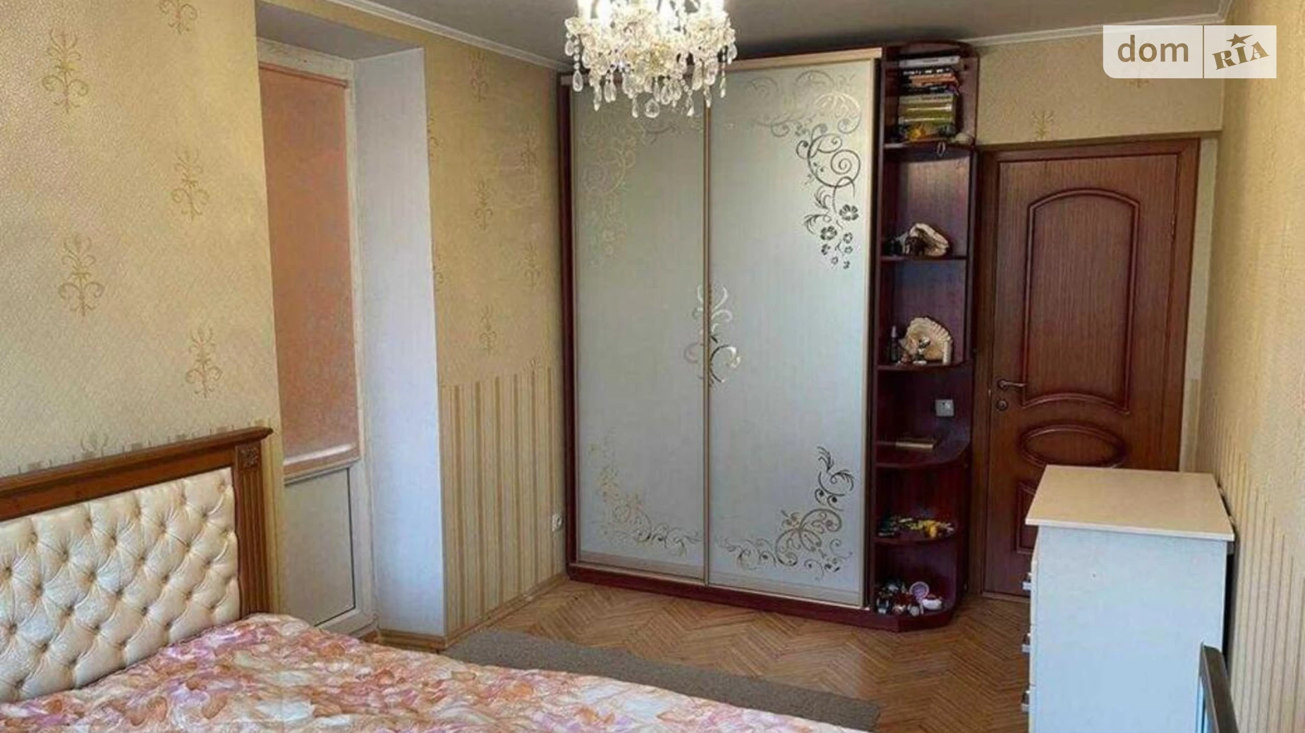 Продается 2-комнатная квартира 50 кв. м в Киеве, ул. Дегтяревская, 43