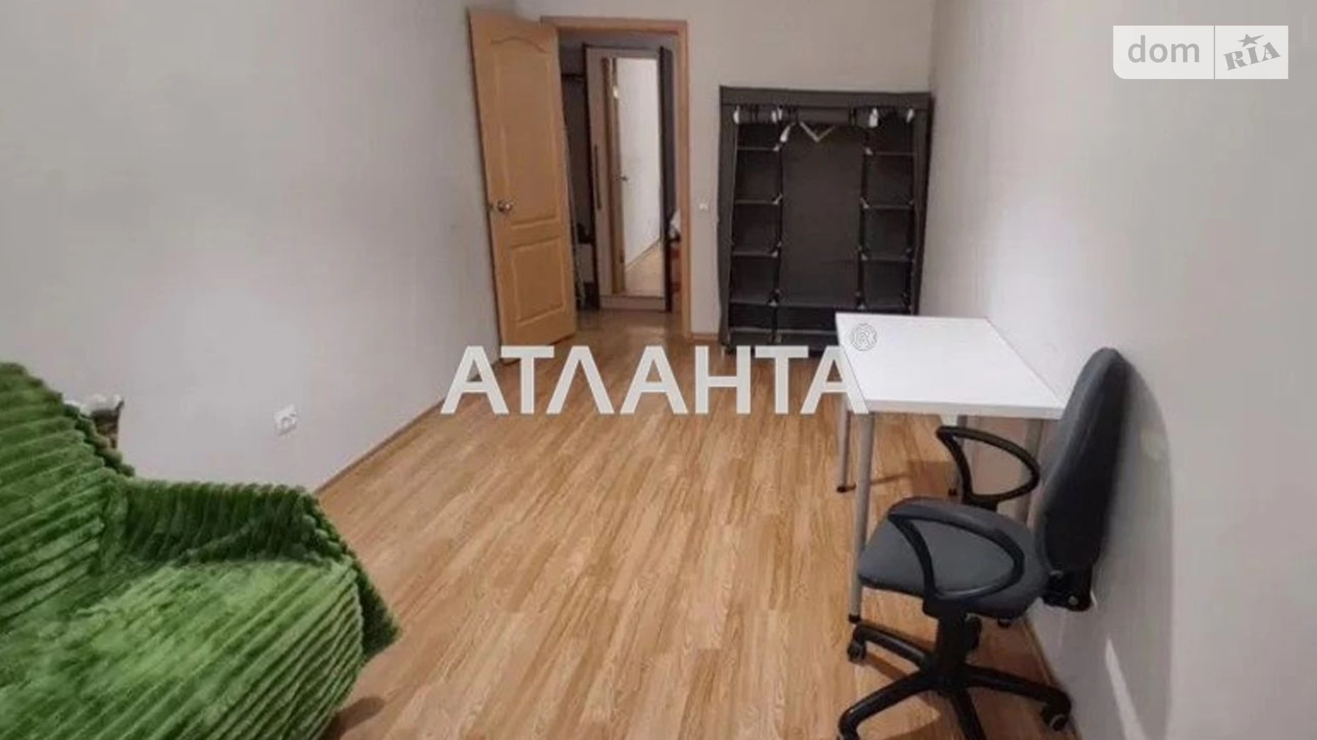 Продается 2-комнатная квартира 55.4 кв. м в Одессе, ул. Романтиков(Третья)