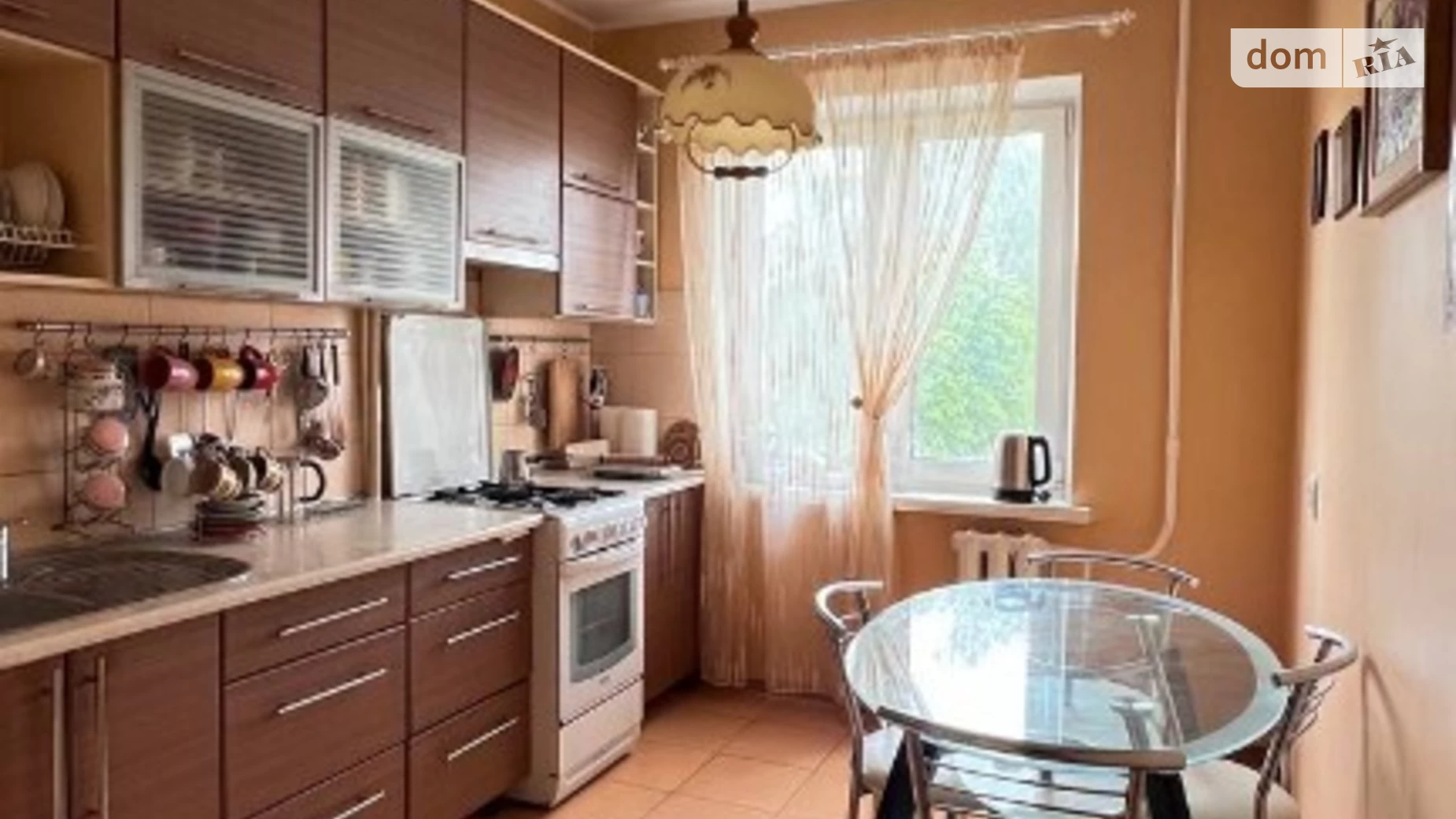 Продается 3-комнатная квартира 64 кв. м в Ровно