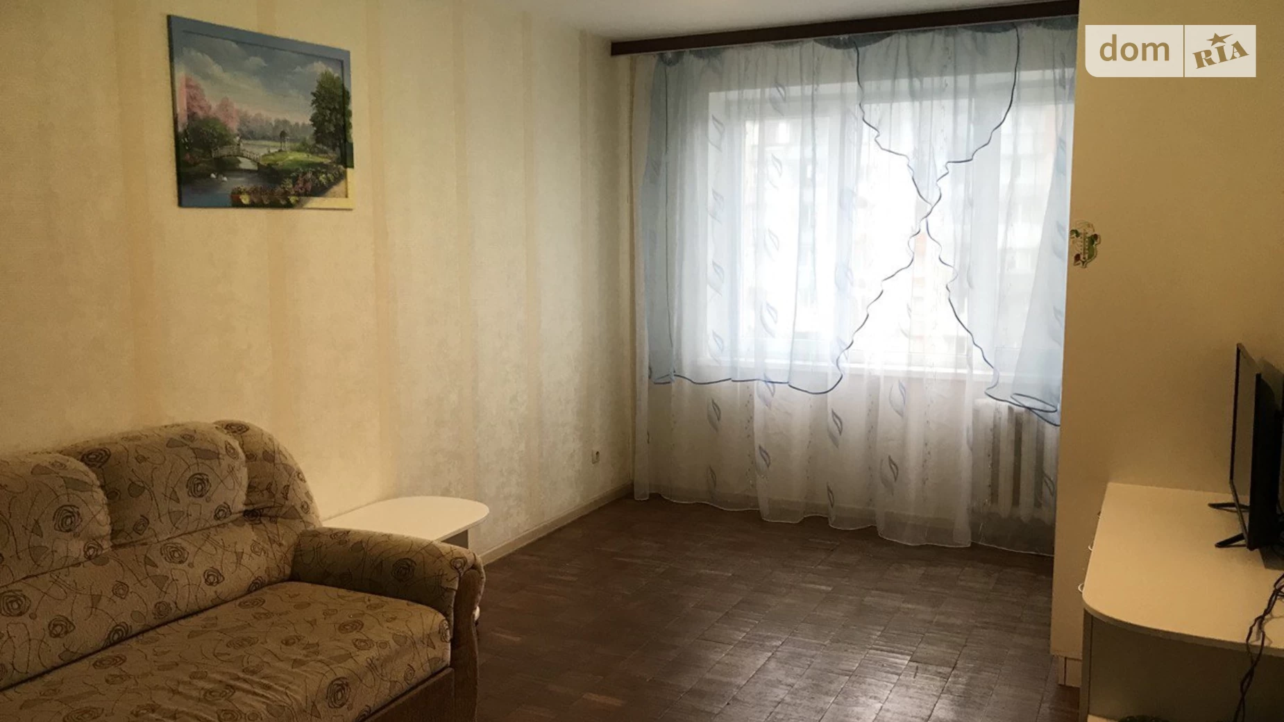 Продается 1-комнатная квартира 42 кв. м в Киеве, просп. Европейского Союза(Правды), 72