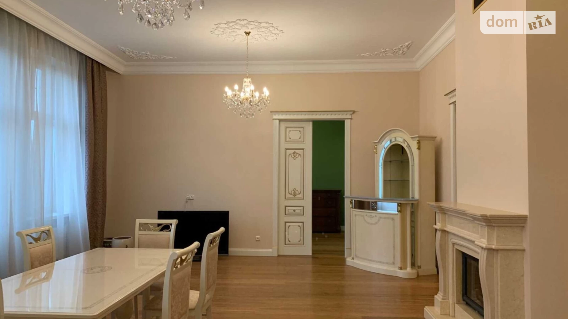 Продается 3-комнатная квартира 114 кв. м в Львове, ул. Князя Романа