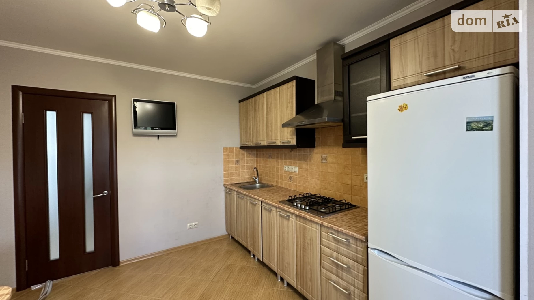 Продается 1-комнатная квартира 42 кв. м в Виннице, ул. Келецкая