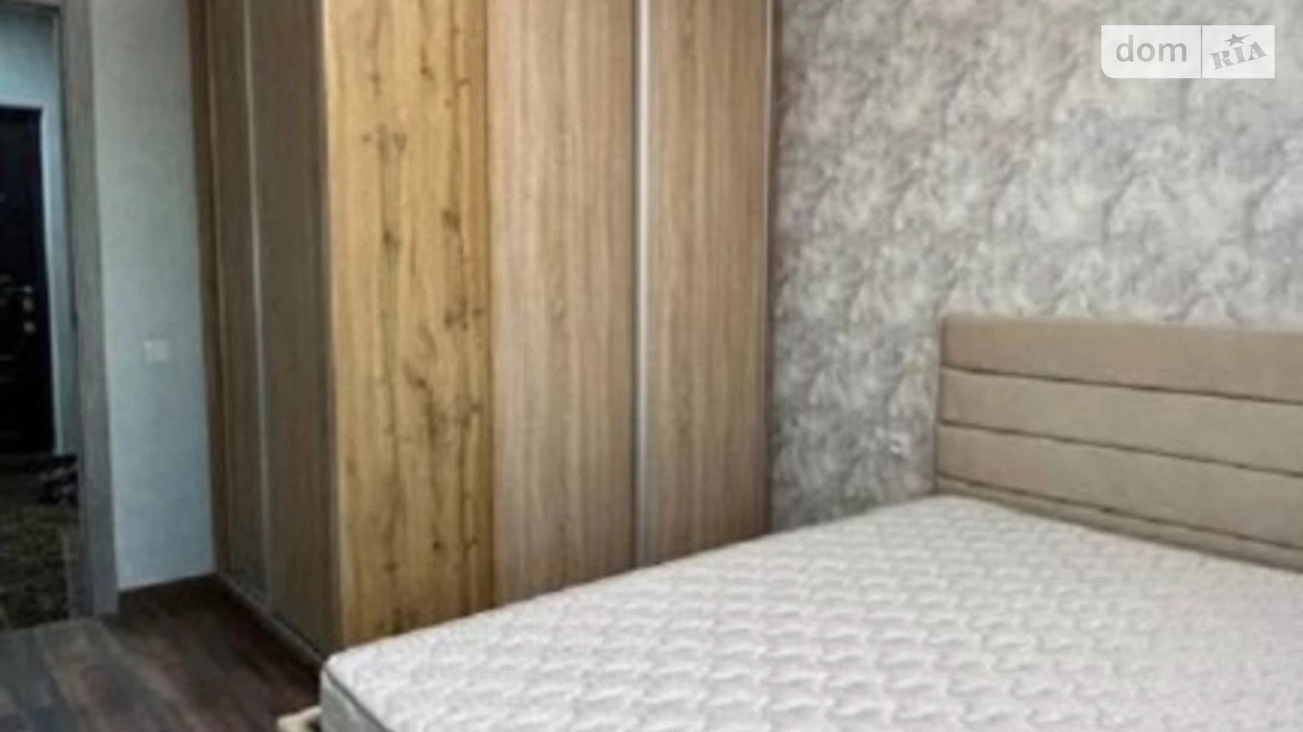 Продается 1-комнатная квартира 41 кв. м в Одессе, ул. Жемчужная
