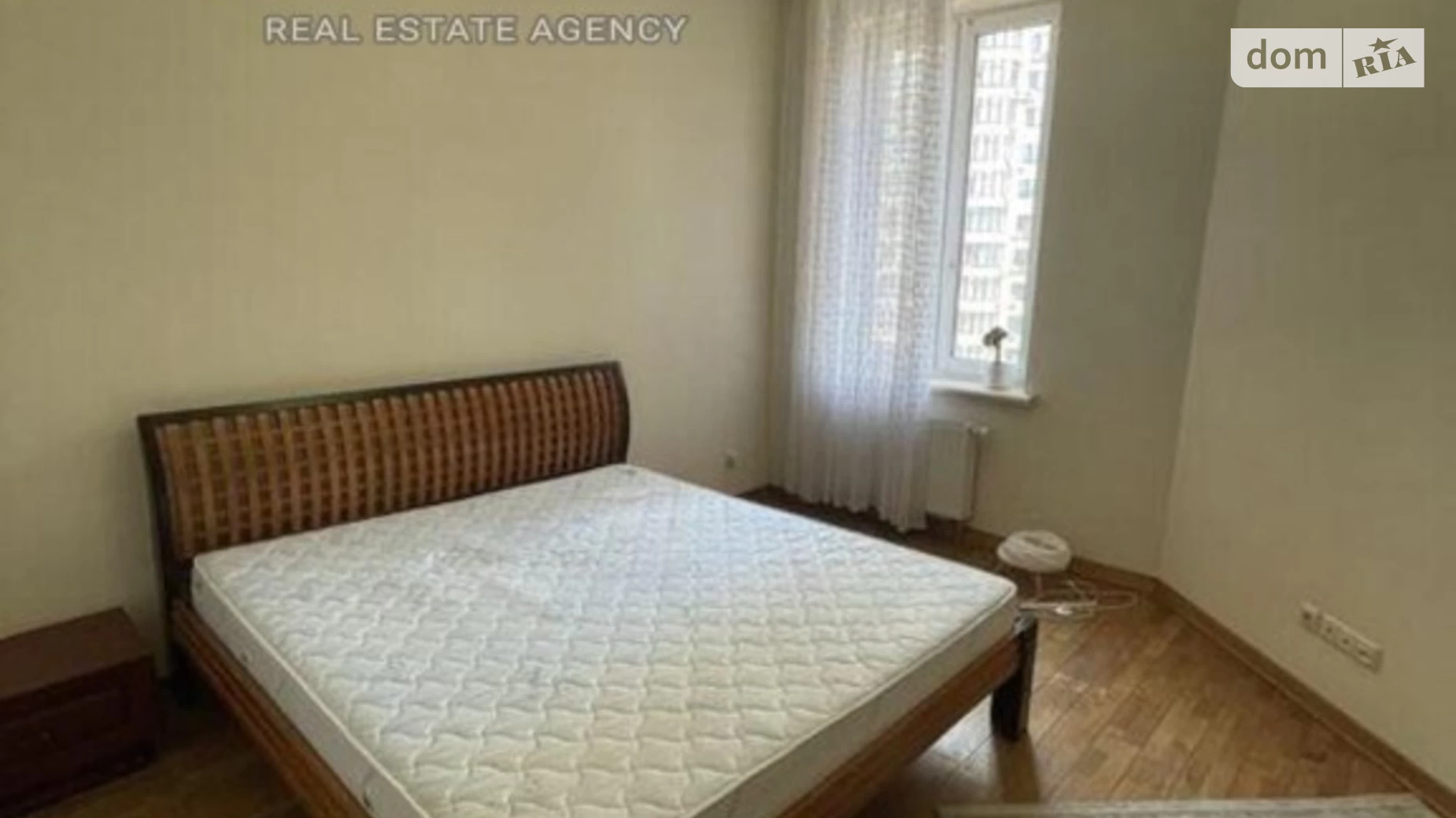 Продается 2-комнатная квартира 78 кв. м в Киеве, ул. Вячеслава Черновола, 29А
