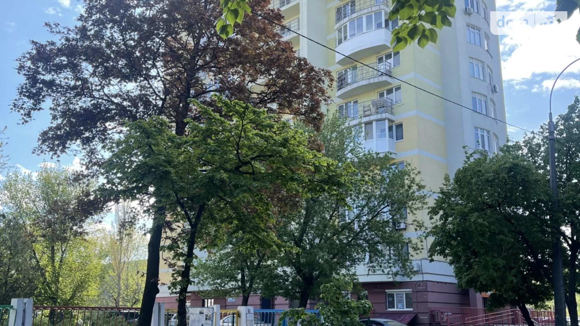 Продается 1-комнатная квартира 45 кв. м в Киеве, ул. Юрия Пасхалина(Ильича), 17