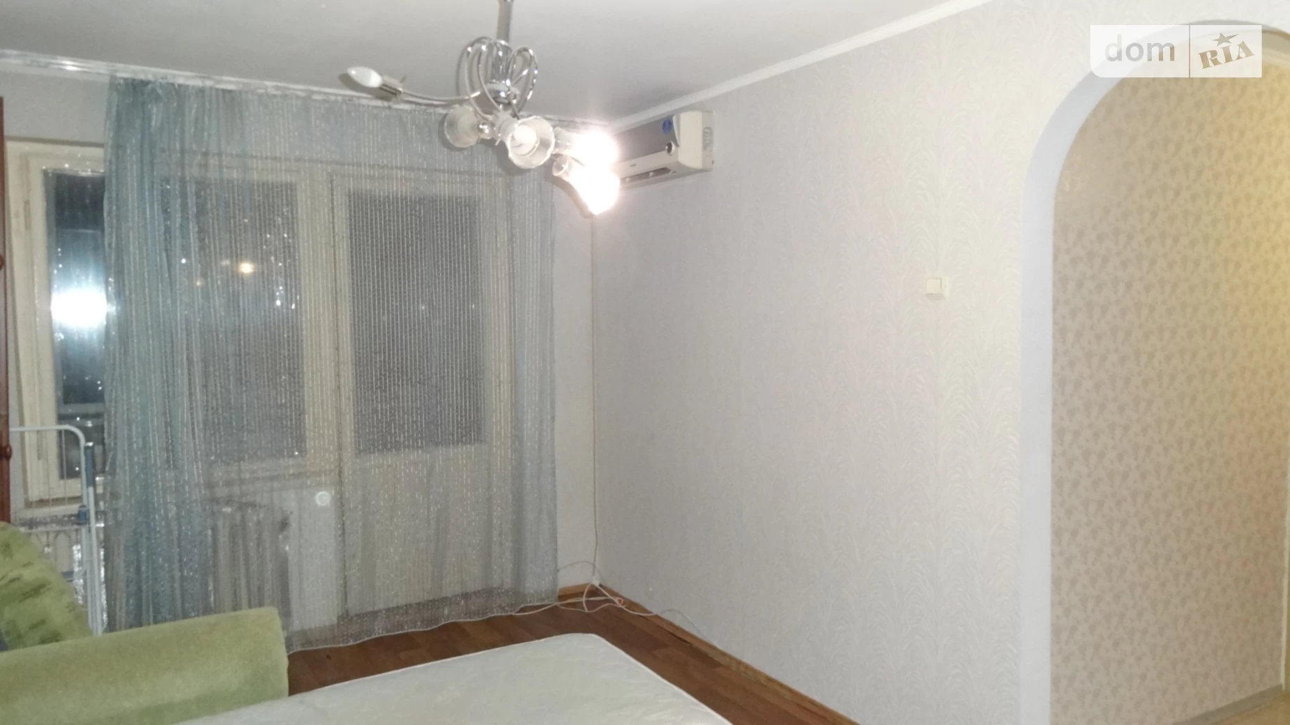 Продается 2-комнатная квартира 45 кв. м в Киеве, ул. Автозаводская, 41