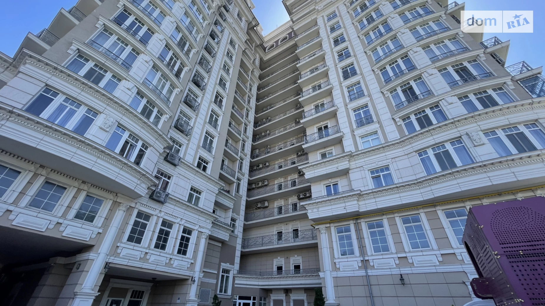 Продается 1-комнатная квартира 50 кв. м в Одессе, ул. Леонтовича