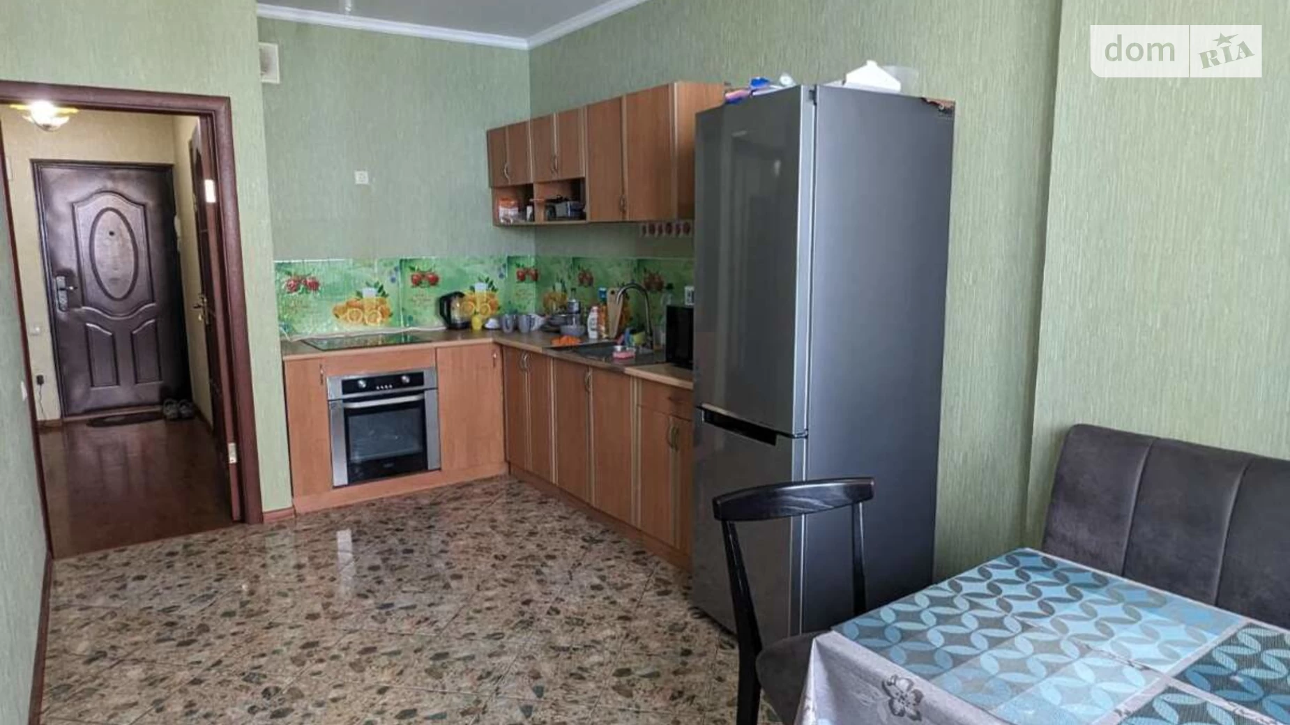 Продается 1-комнатная квартира 40 кв. м в Одессе, мас. Радужный, 1