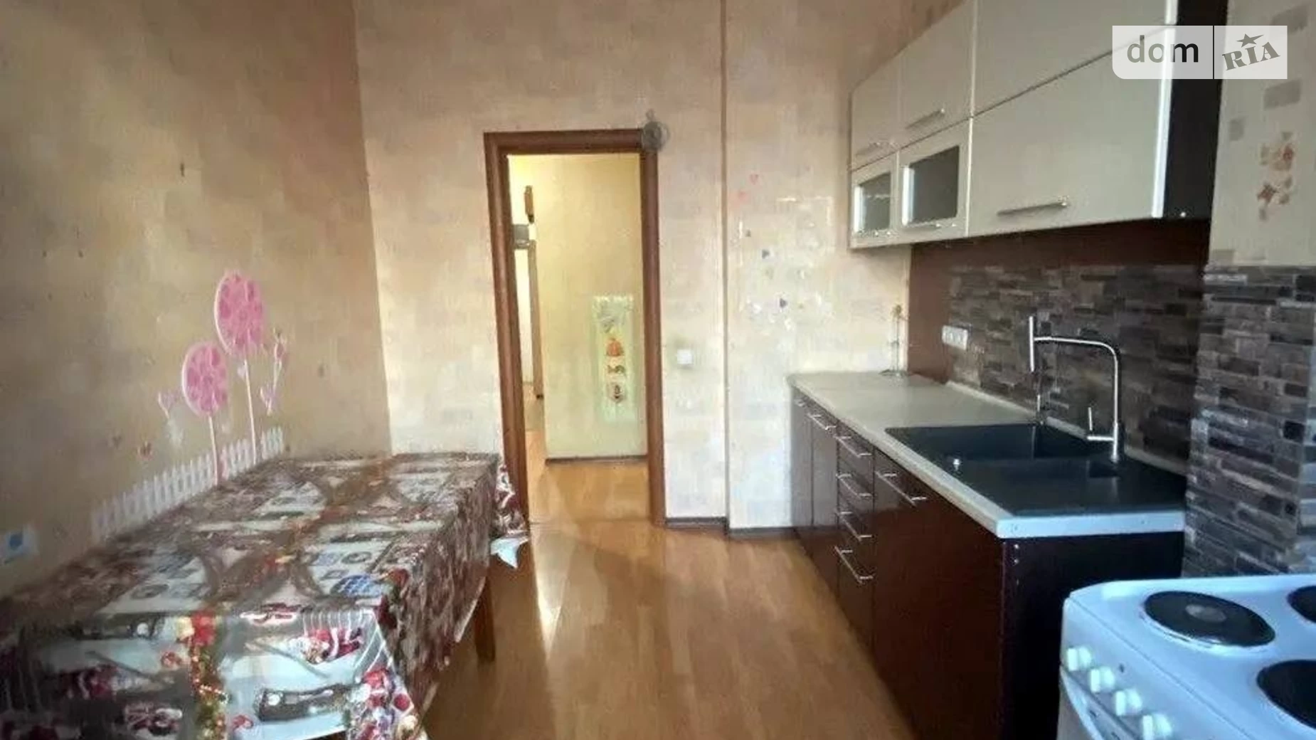 Продается 2-комнатная квартира 68 кв. м в Киеве, ул. Градинская, 7