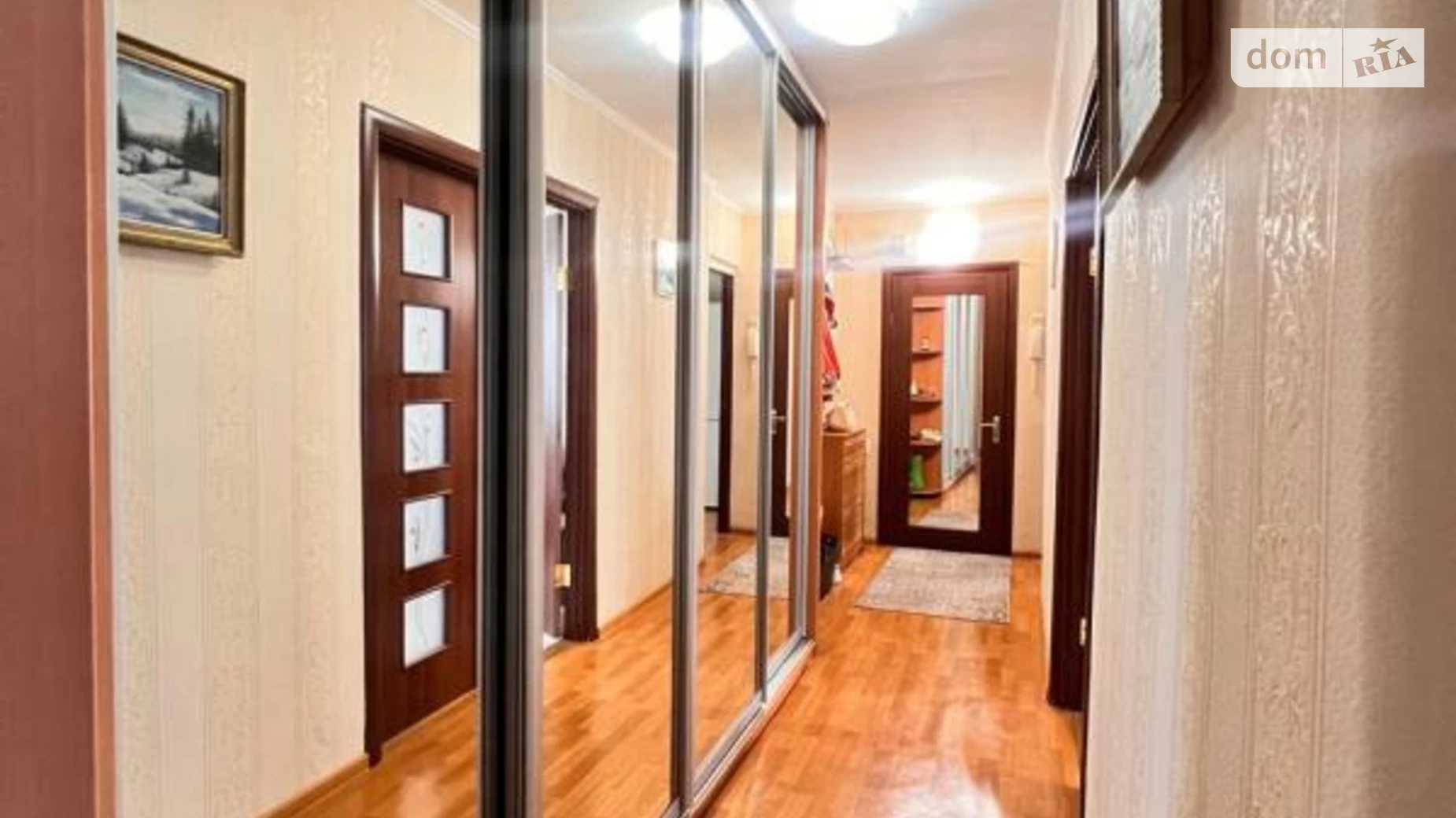 Продается 3-комнатная квартира 66.6 кв. м в Одессе, ул. Академика Королева